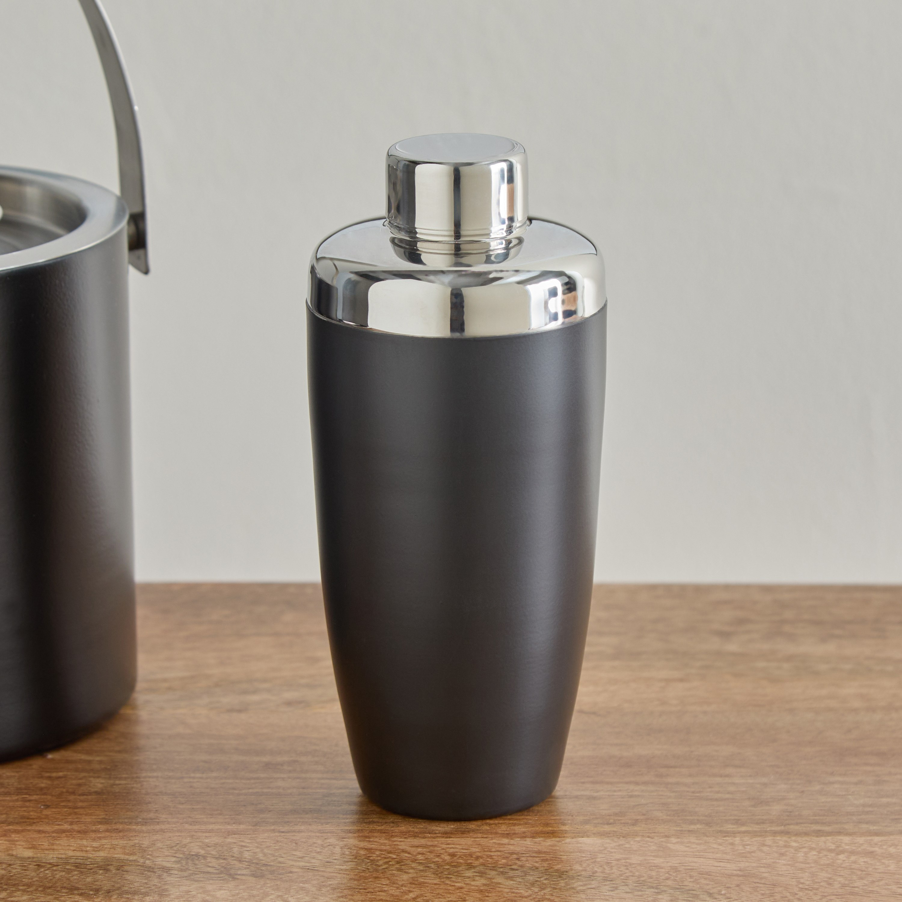 رجّاجة كوكتيل من كراون-hbxhomeware-diningandtabletop-baraccessories-image-1