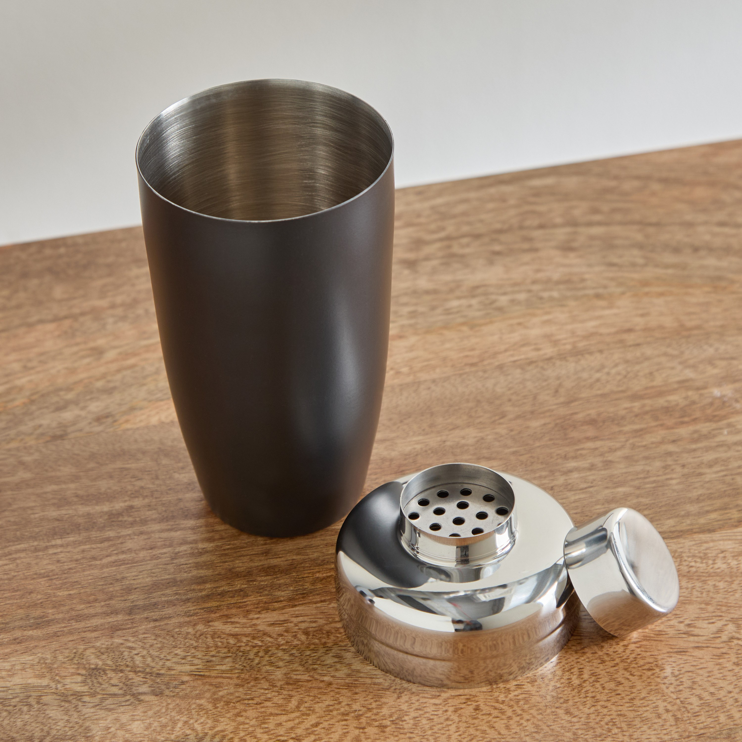 رجّاجة كوكتيل من كراون-hbxhomeware-diningandtabletop-baraccessories-image-2
