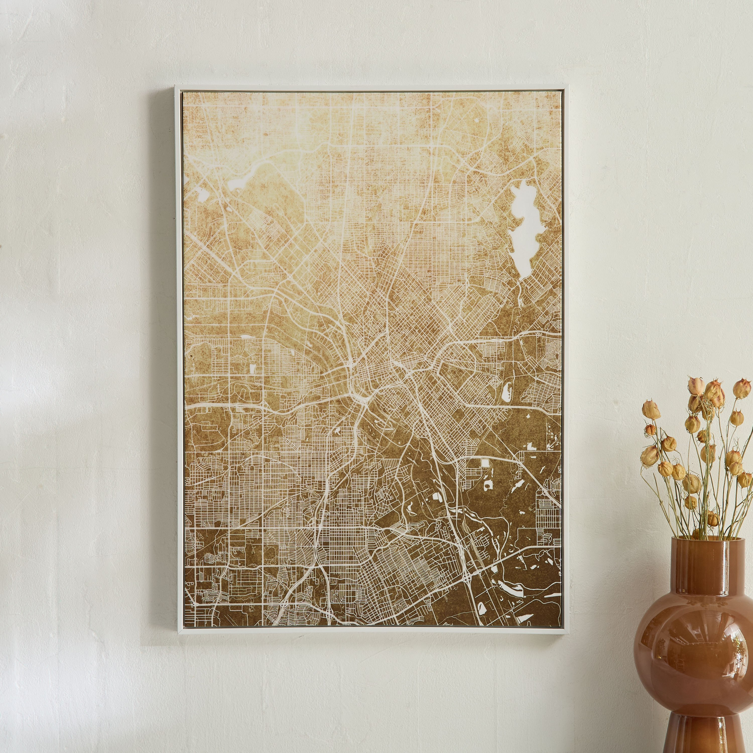 لوحة كانفاس مؤطرة خريطة المدينة بسطح إي بي إس عالي اللمعان من سايبرس أوديان - 50x70x2.8 سم-hbxdiningroom-walldecor-wallart-image-1