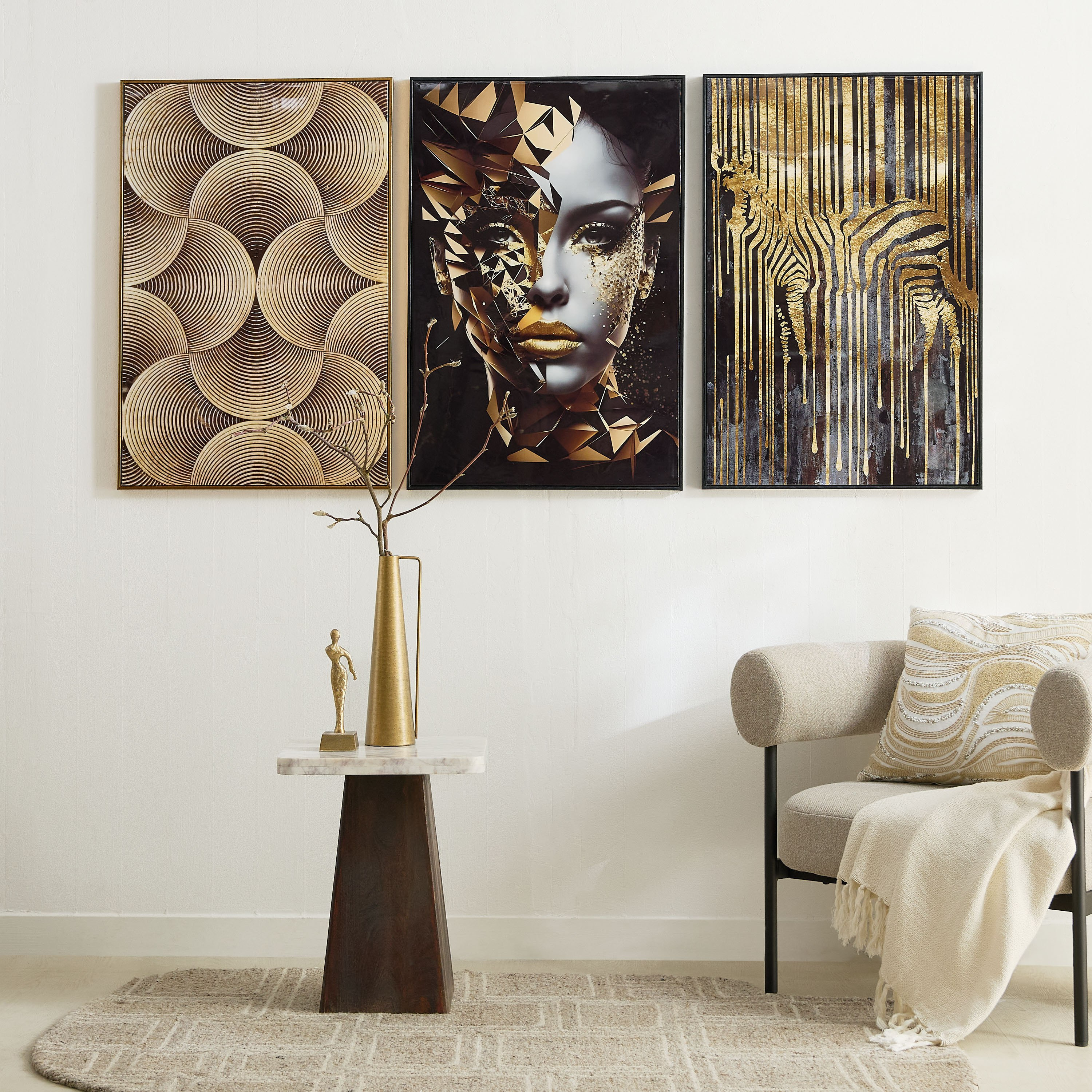 لوحة مؤطرة سيدة مع جذور تجريدية ورقائق معدنية أوديان من قبرص - 60x90x2.8 سم-hbxdiningroom-walldecor-wallart-image-5