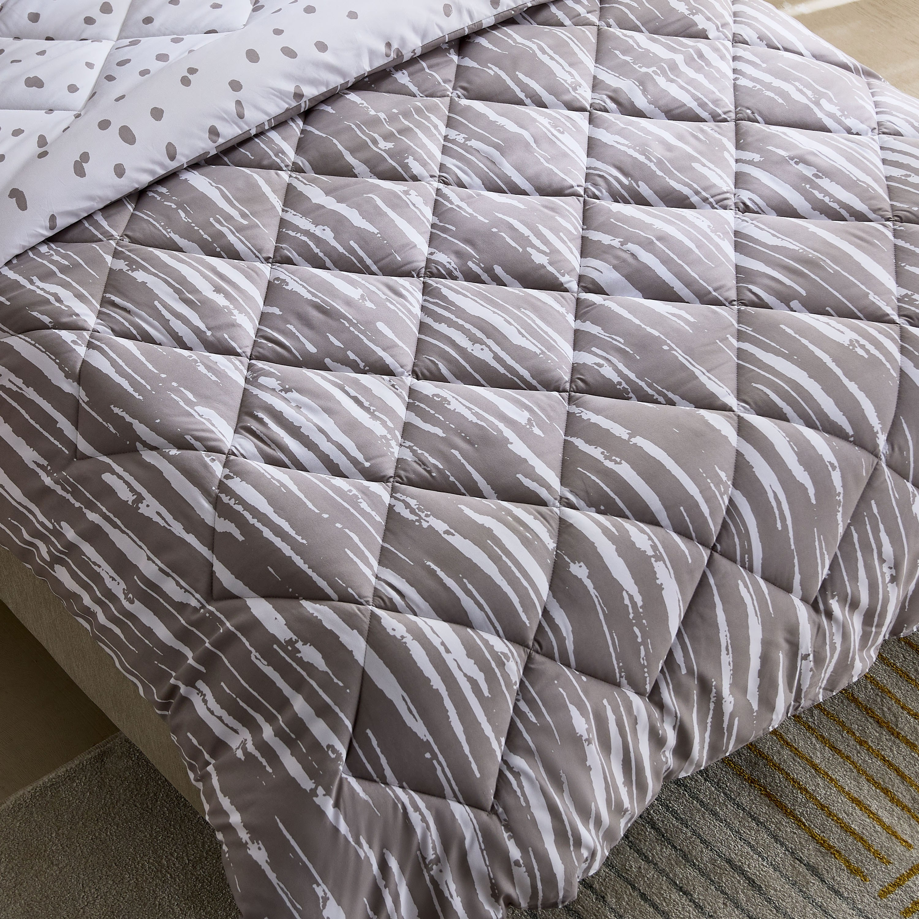 Madrid Glint 2-Piece Microfiber Reversible Twin Comforter Set - 160x220 cm-hbxhomeware-hbxbedroom-image-5
