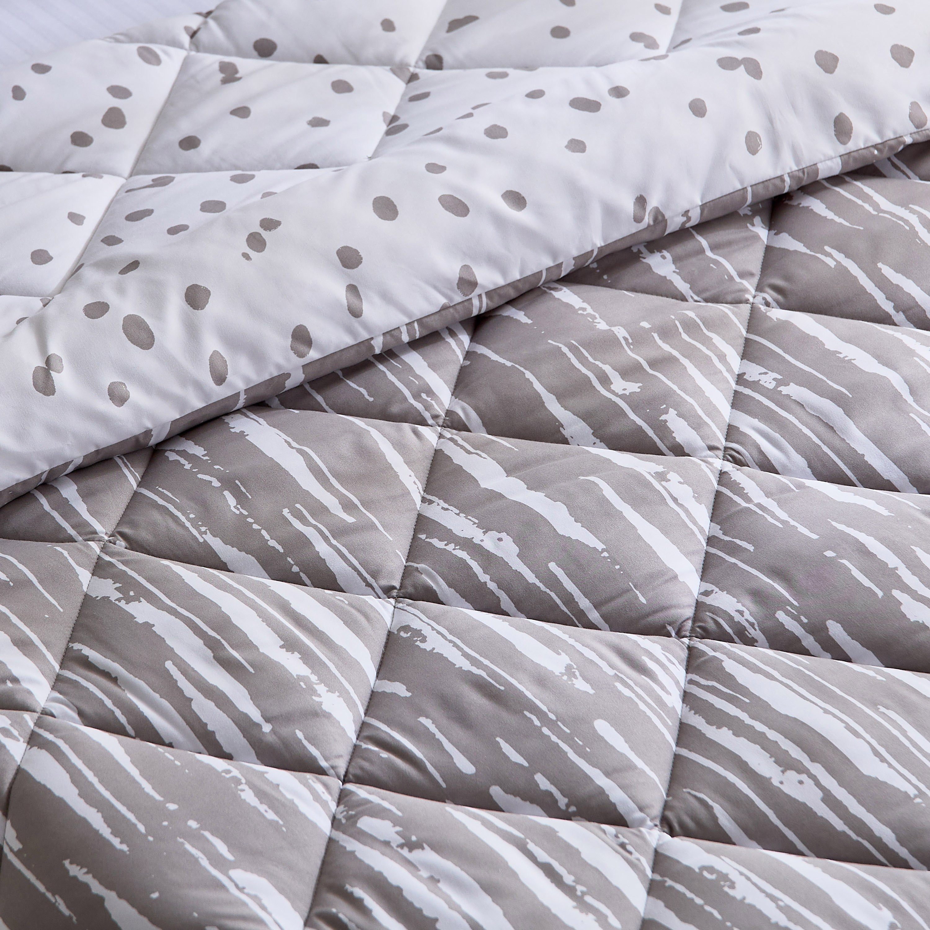 Madrid Glint 2-Piece Microfiber Reversible Twin Comforter Set - 160x220 cm-hbxhomeware-hbxbedroom-image-6