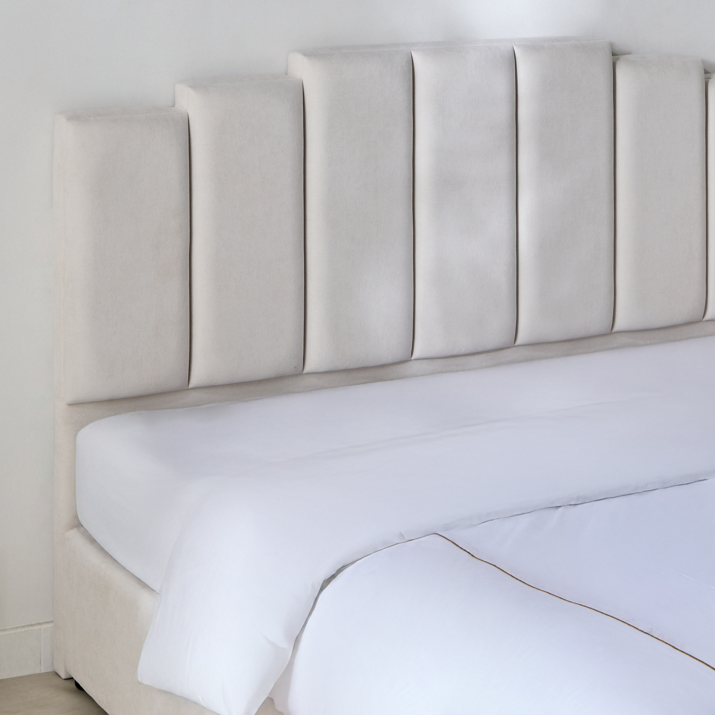 Movo Curvy Rio Upholstered Queen Bed - 160x200 cm-hbxbedroom-bedsandbedsets-beds-queen-image-3