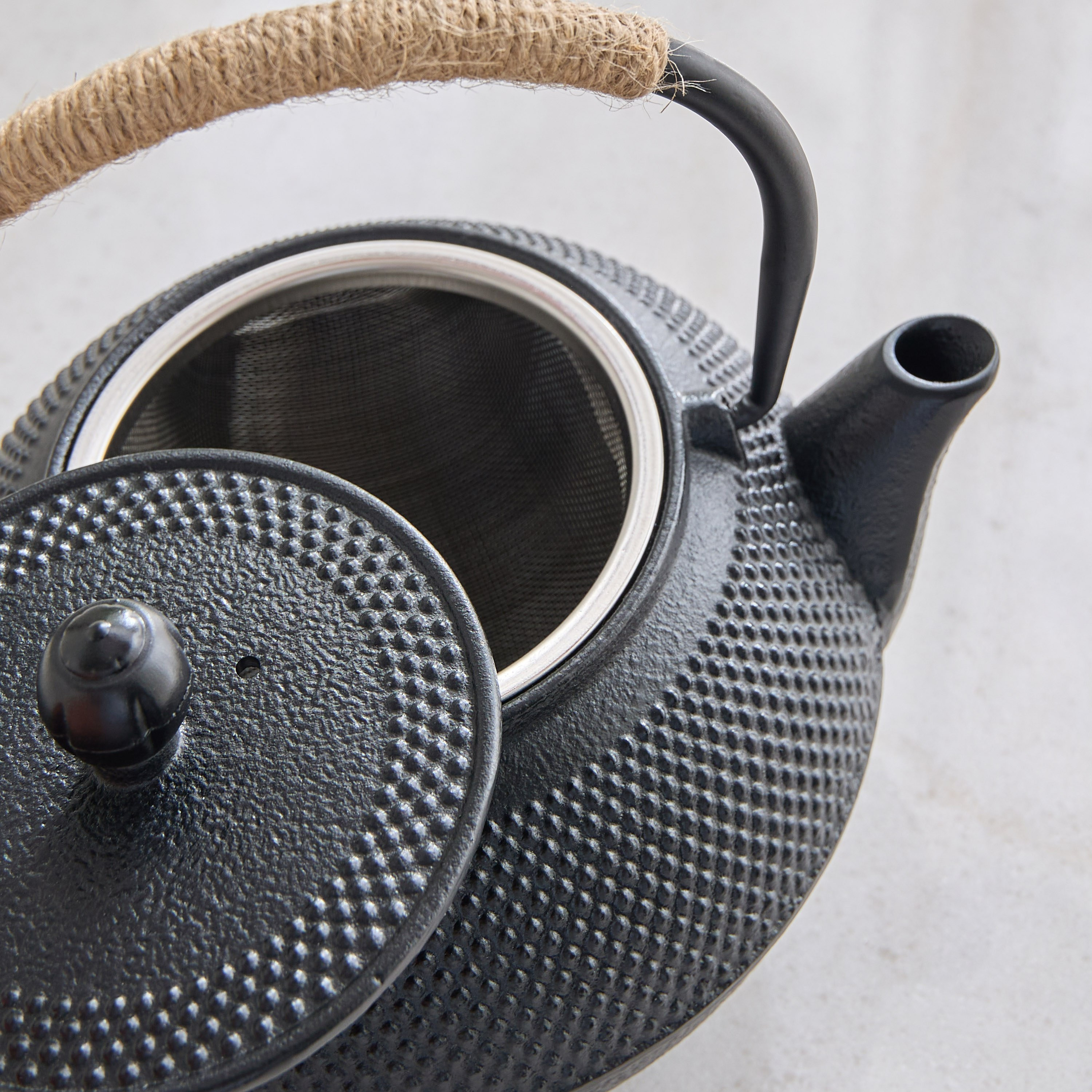 Davis Cast Iron Teapot - 900ml-hbxhomeware-hbxkitchen-image-3