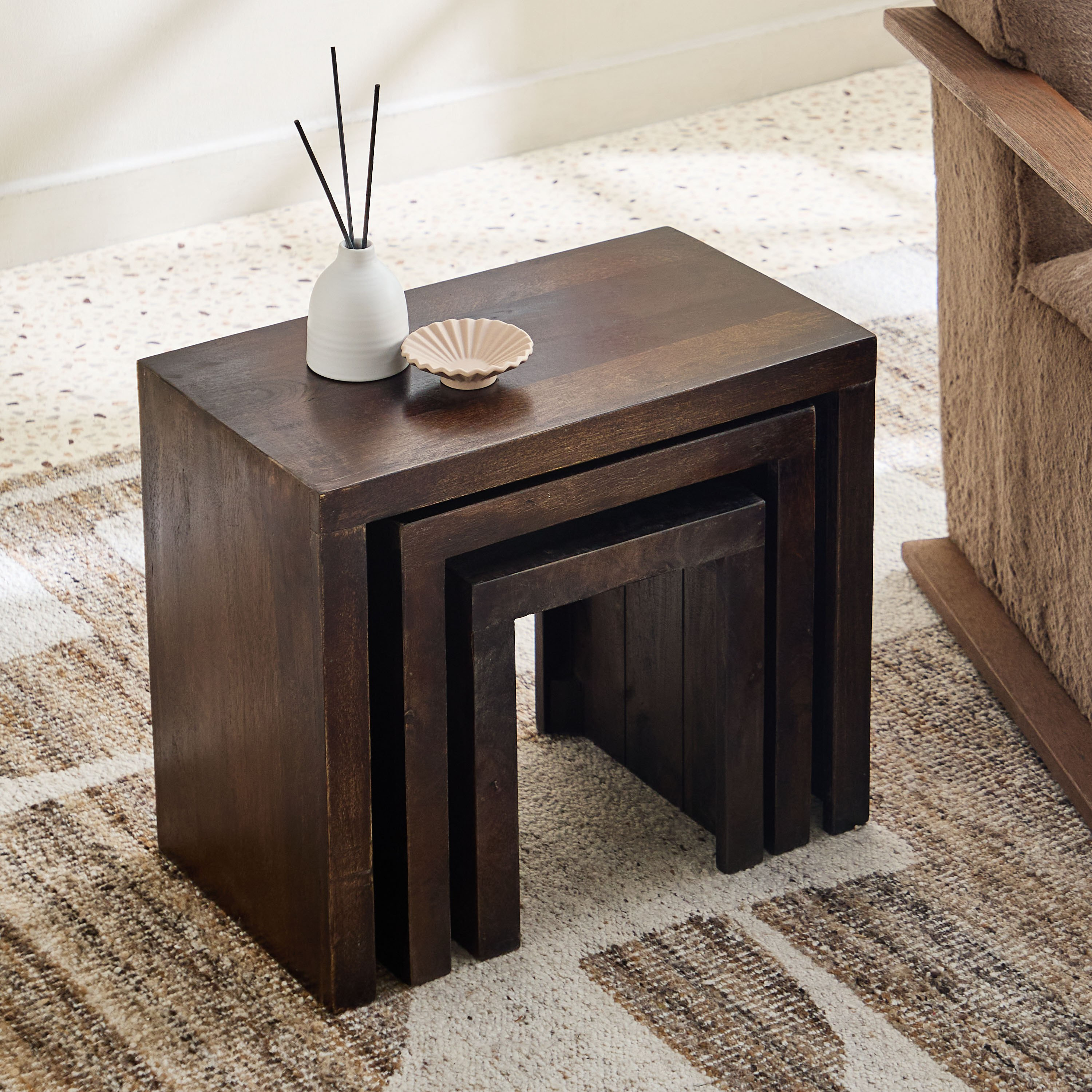 طقم طاولات متداخلة 3 قطع من الخشب الصلب - كيوب من كافون-hbxfurniture-livingroom-nestingtables-image-3