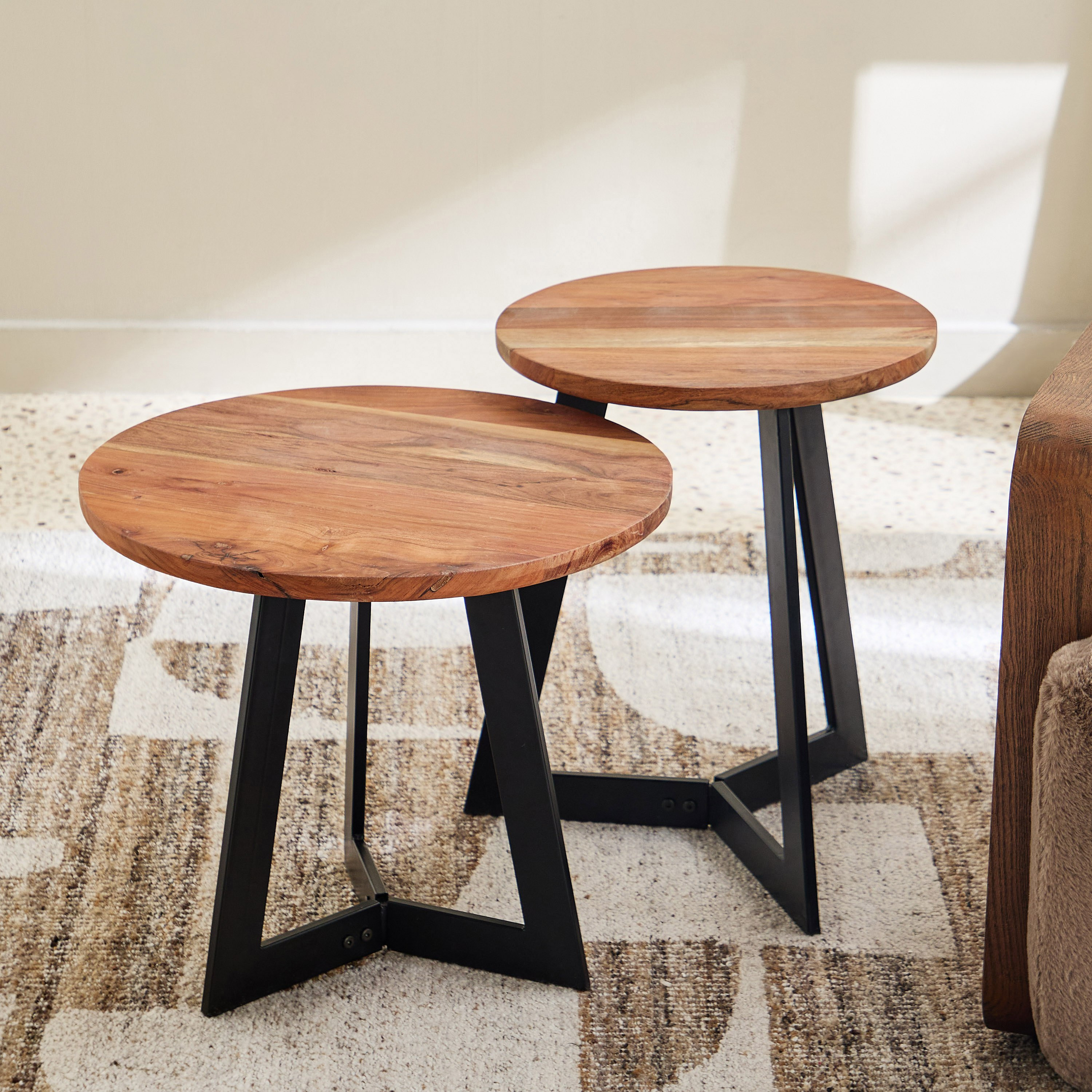 طقم طاولات متداخلة من قطعتين من الخسب الصلب - جوشوا من فيندرا -hbxfurniture-livingroom-nestingtables-image-2