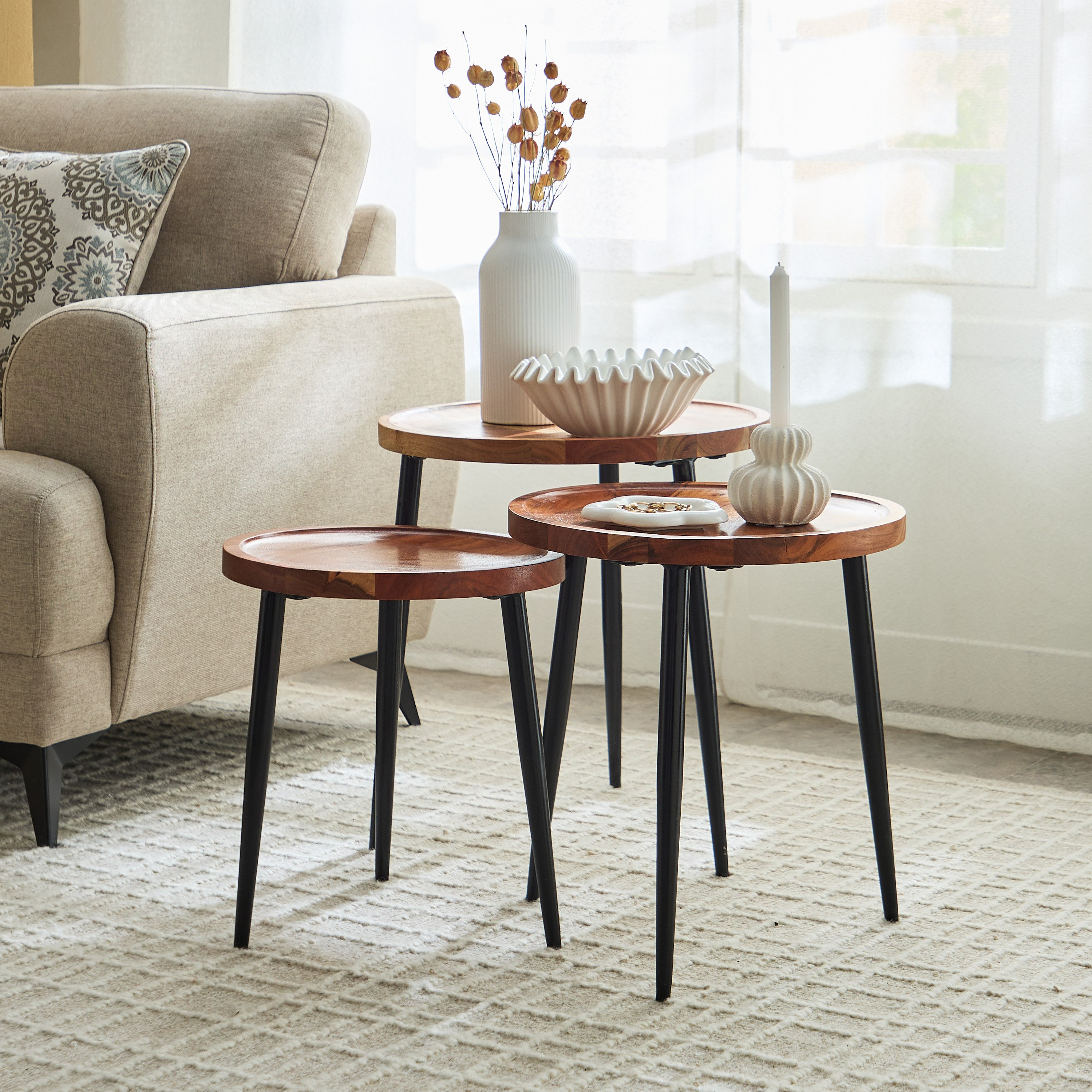 طقم طاولات متداخلة 3 قطع من الخشب الصلب - كاديز من فيندرا -hbxfurniture-livingroom-nestingtables-image-1