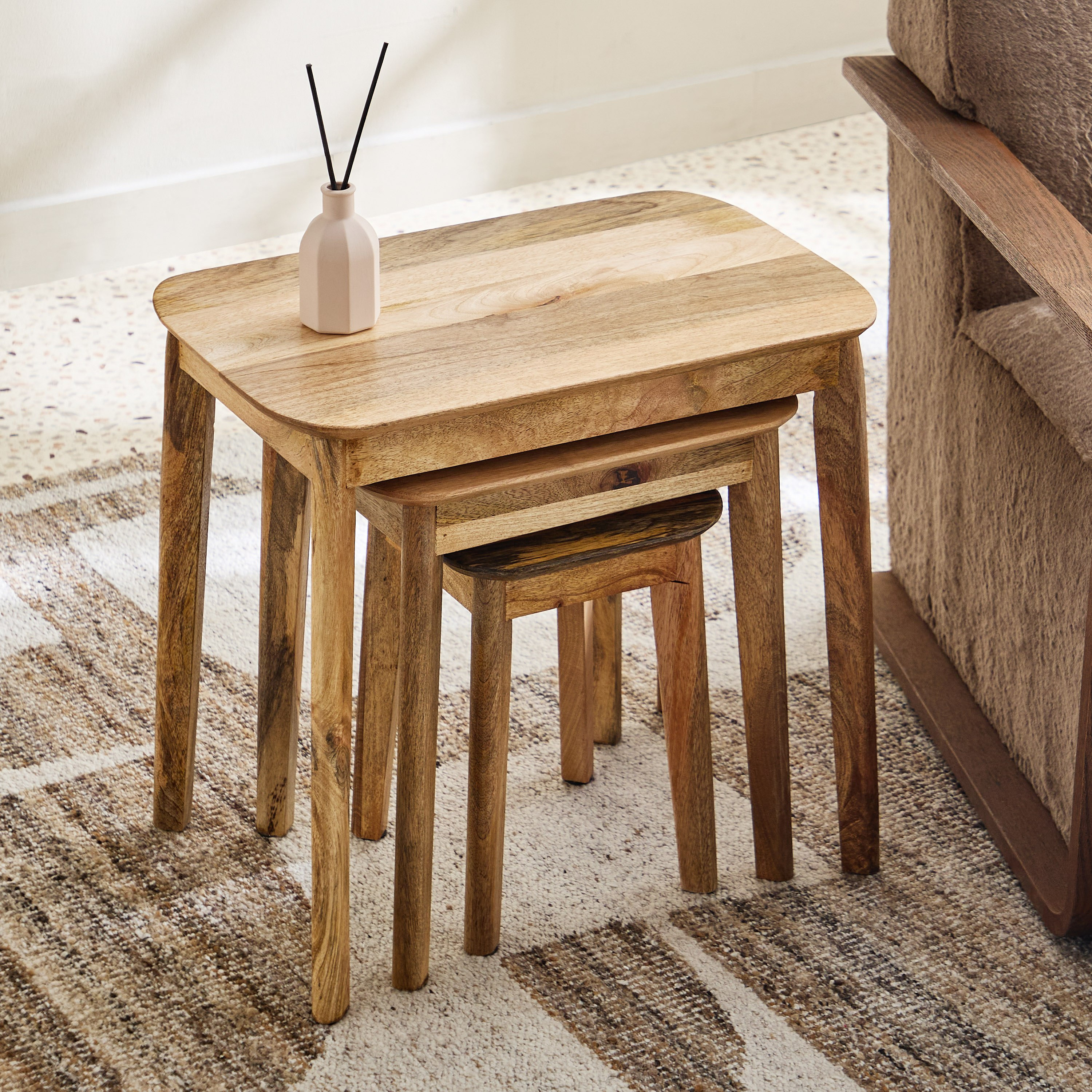 طقم طاولات متداخلة 3 قطع من الخشب الصلب - روف من كافون-hbxfurniture-livingroom-nestingtables-image-3