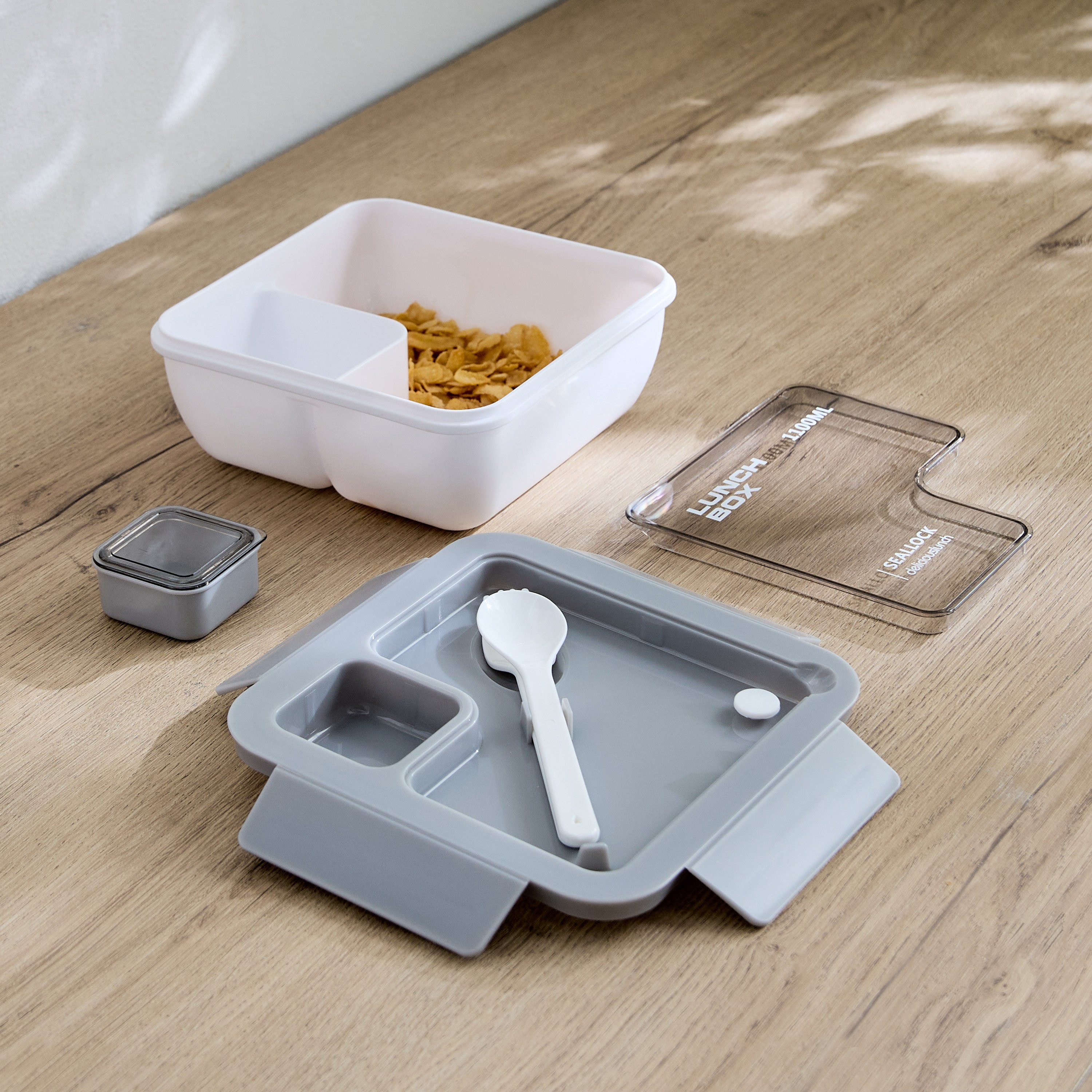 صندوق غداء مربع مع ملعقة وشوكة من إزرا  - 1100 مل-hbxhomeware-hbxkidsandyouth-image-1