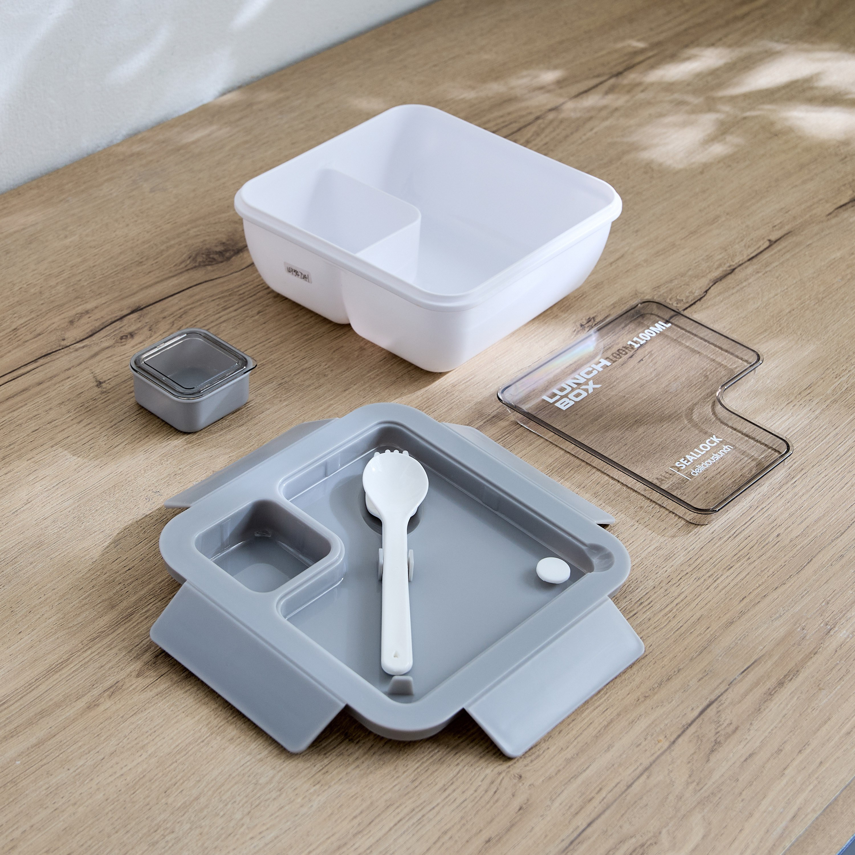 صندوق غداء مربع مع ملعقة وشوكة من إزرا  - 1100 مل-hbxhomeware-hbxkidsandyouth-image-2