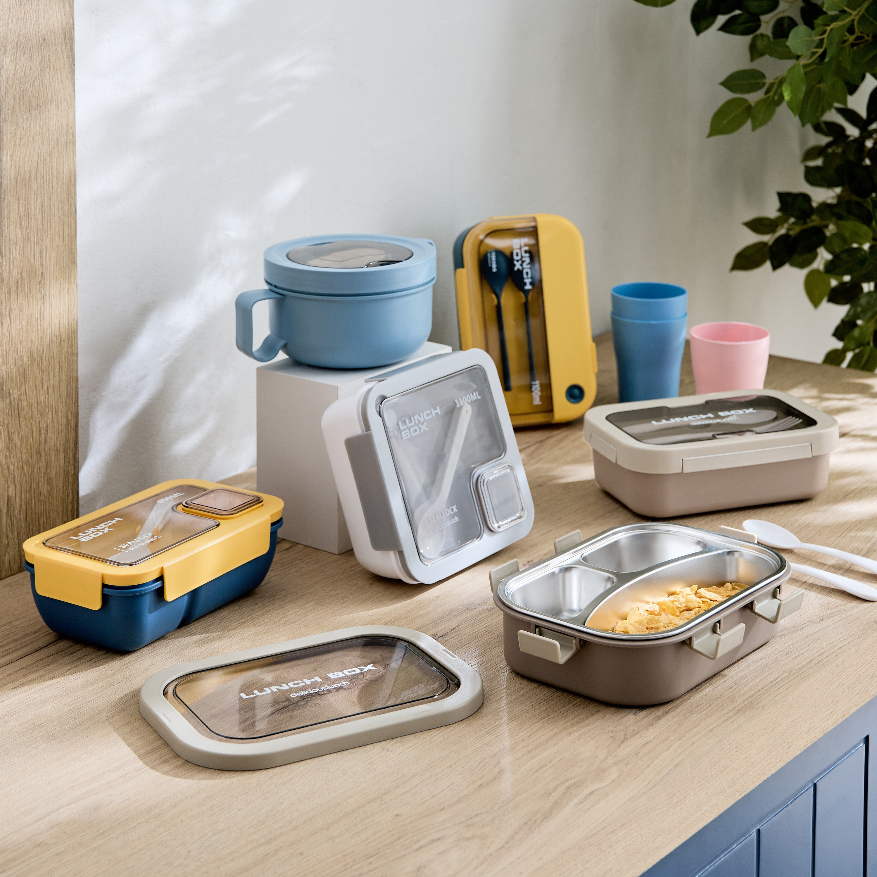 Ezra Rectangular Lunch Box with Spoon and Fork - 850 ml-hbxhomeware-hbxkidsandyouth-image-5