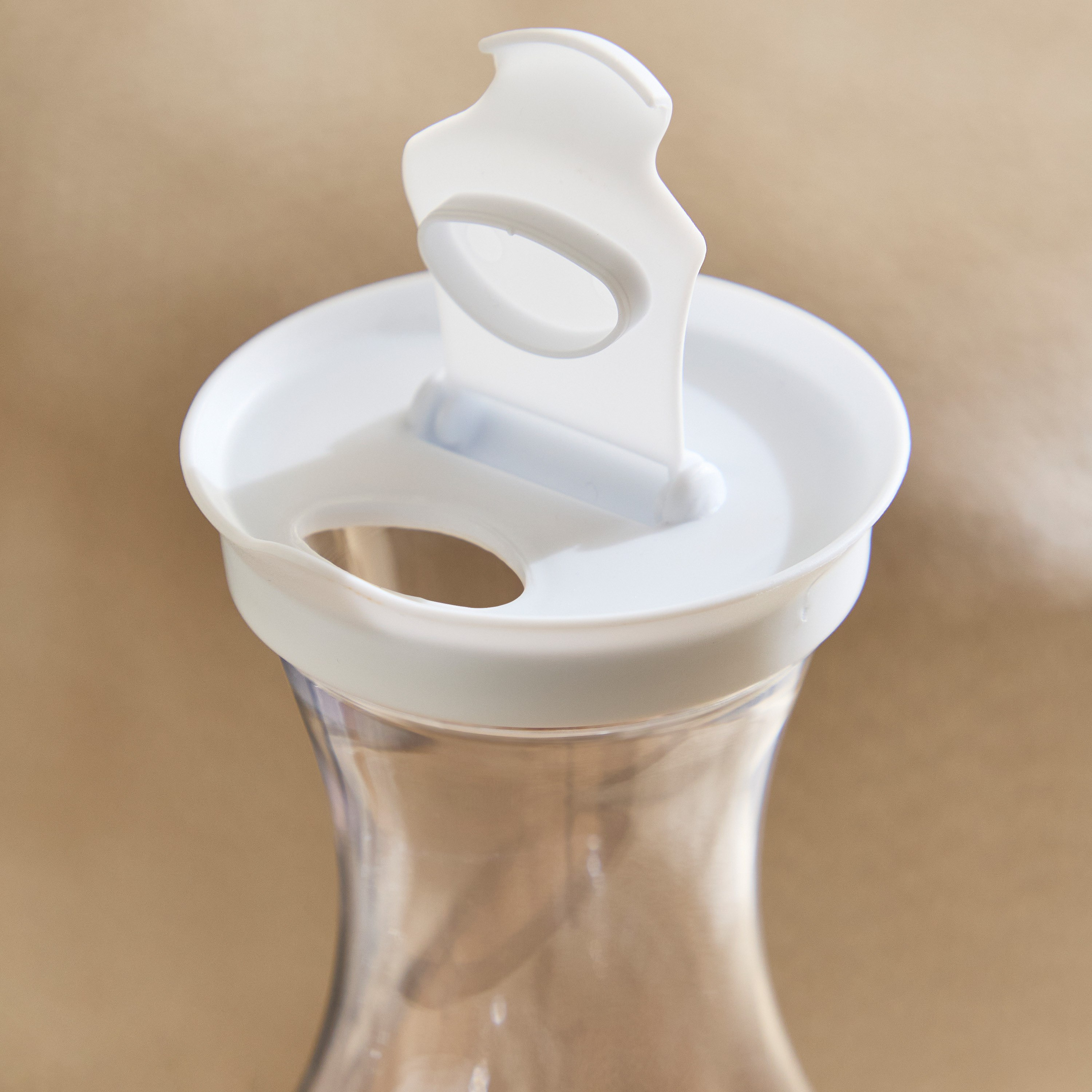 Spectra Carafe Bottle - 1 L-hbxhomeware-hbxkitchen-image-3