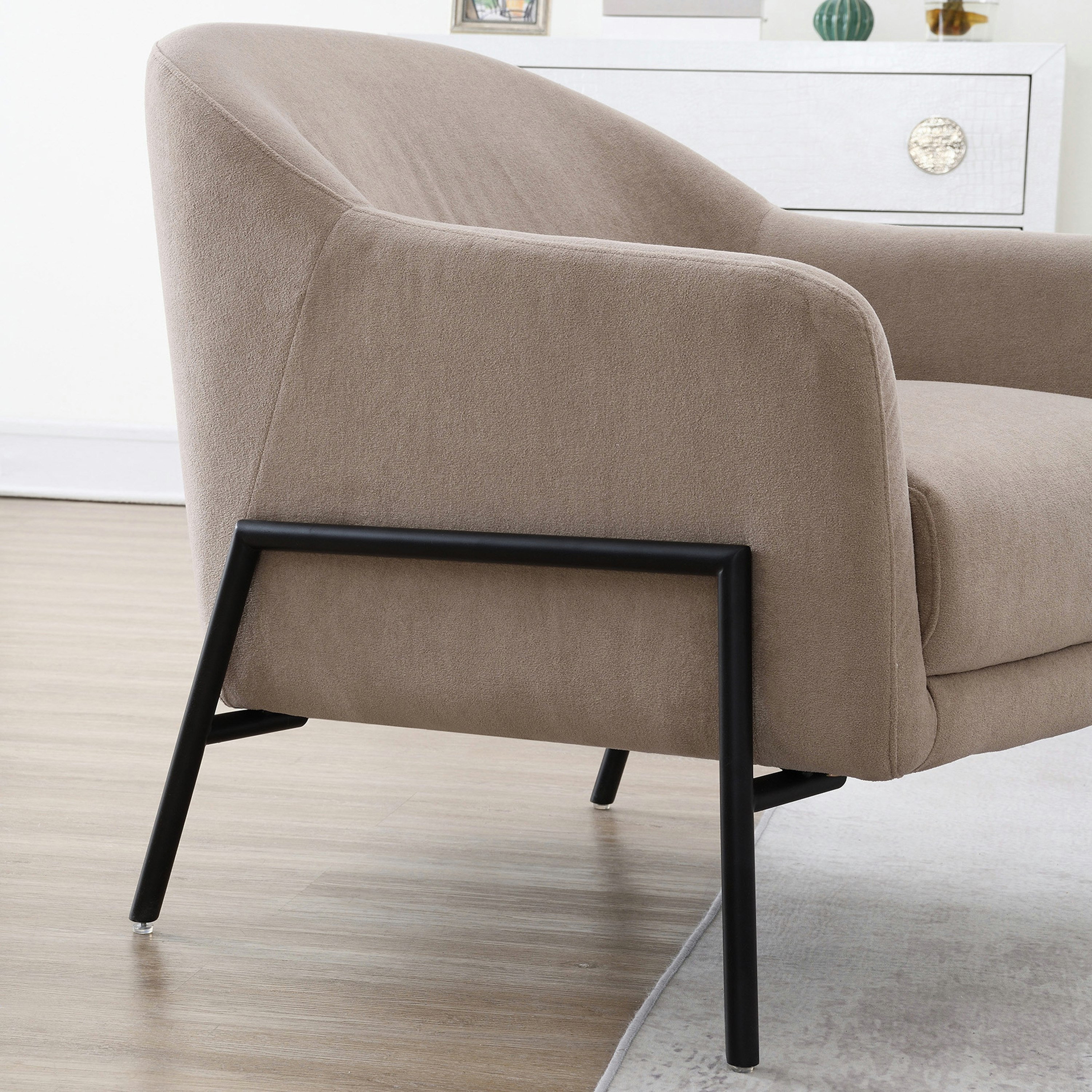 كنبة بمساند ذراعين قماش من كارمل-hbxlivingroom-sofasandarmchairs-sofas-image-3