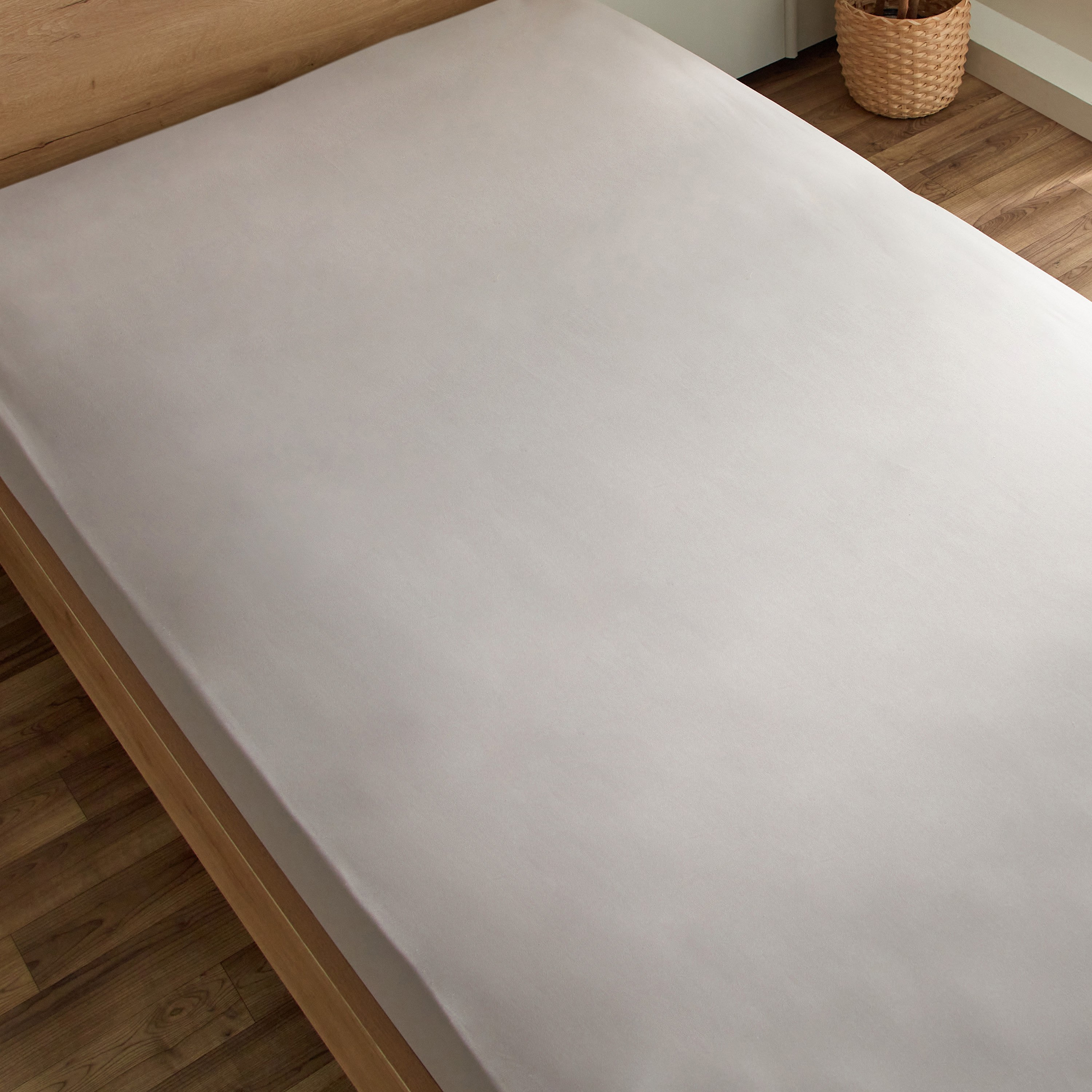 Derby Solid Microfiber Single Fitted Sheet - 90x190+20 cm-hbxhomeware-bedding-fittedsheets-image-3