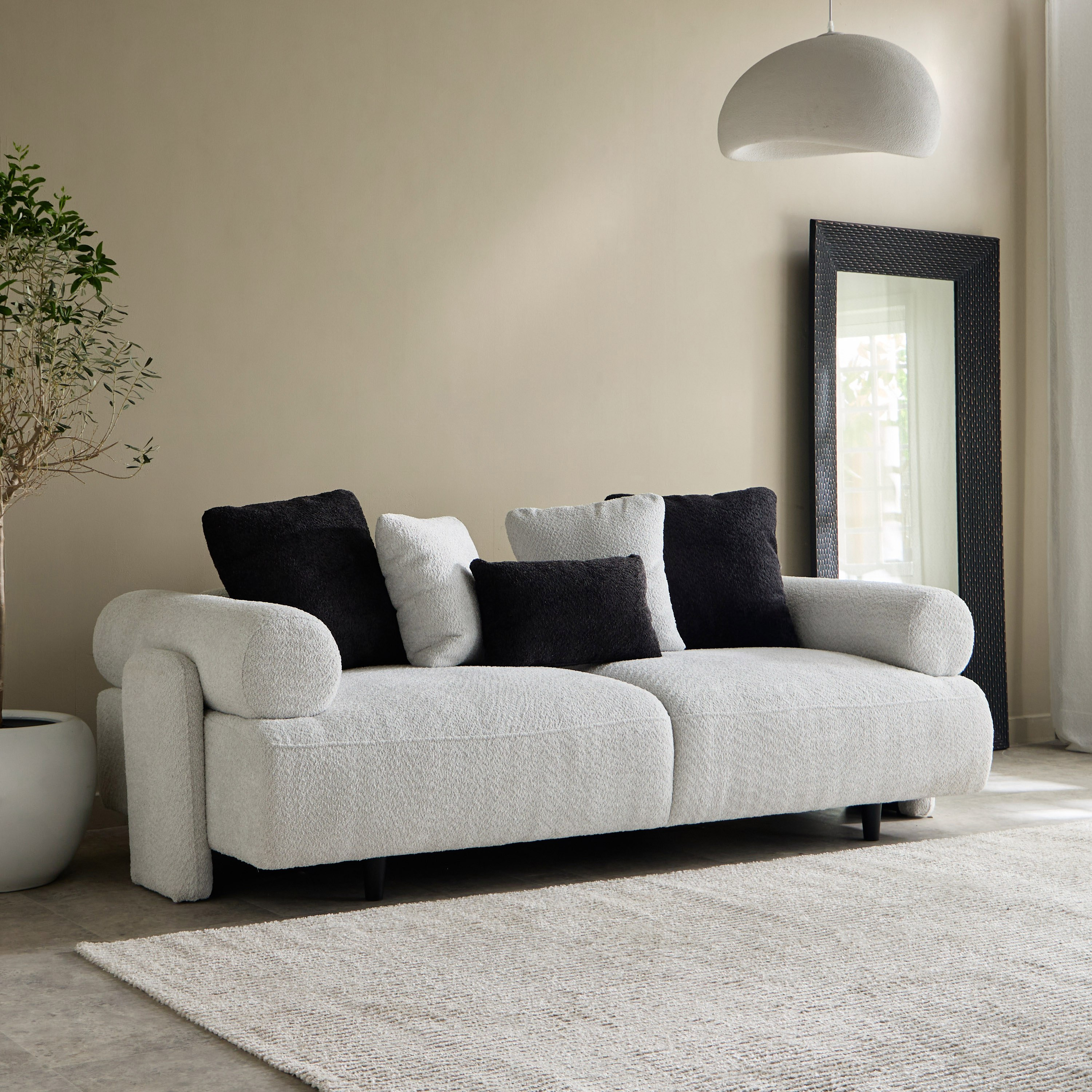 كنبة كبيرة قماش بـ3 مقاعد و5 وسائد من دلمون-hbxlivingroom-sofasandarmchairs-sofas-image-1
