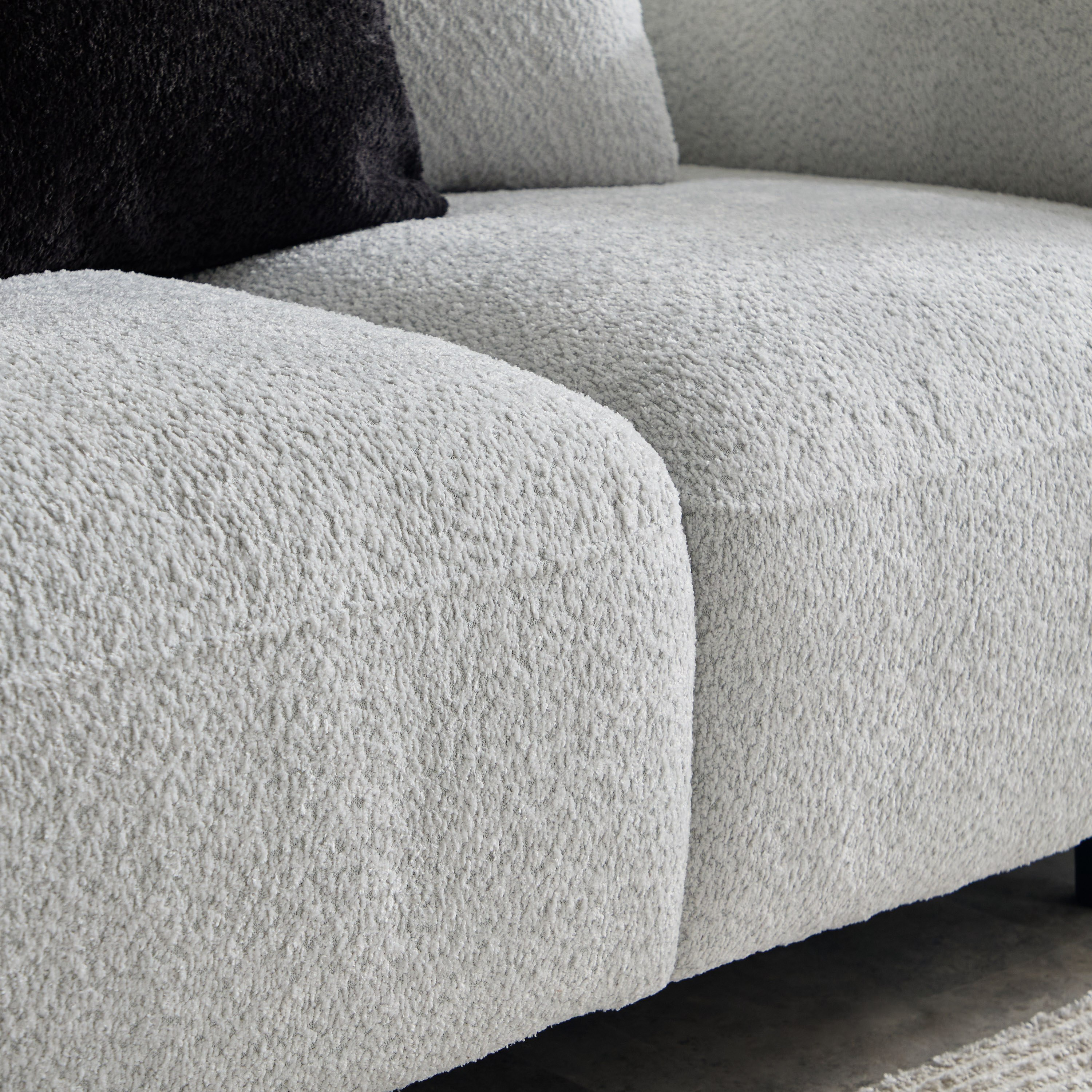 كنبة كبيرة قماش بمقعدين و3 وسائد من دلمون-hbxlivingroom-sofasandarmchairs-sofas-image-6