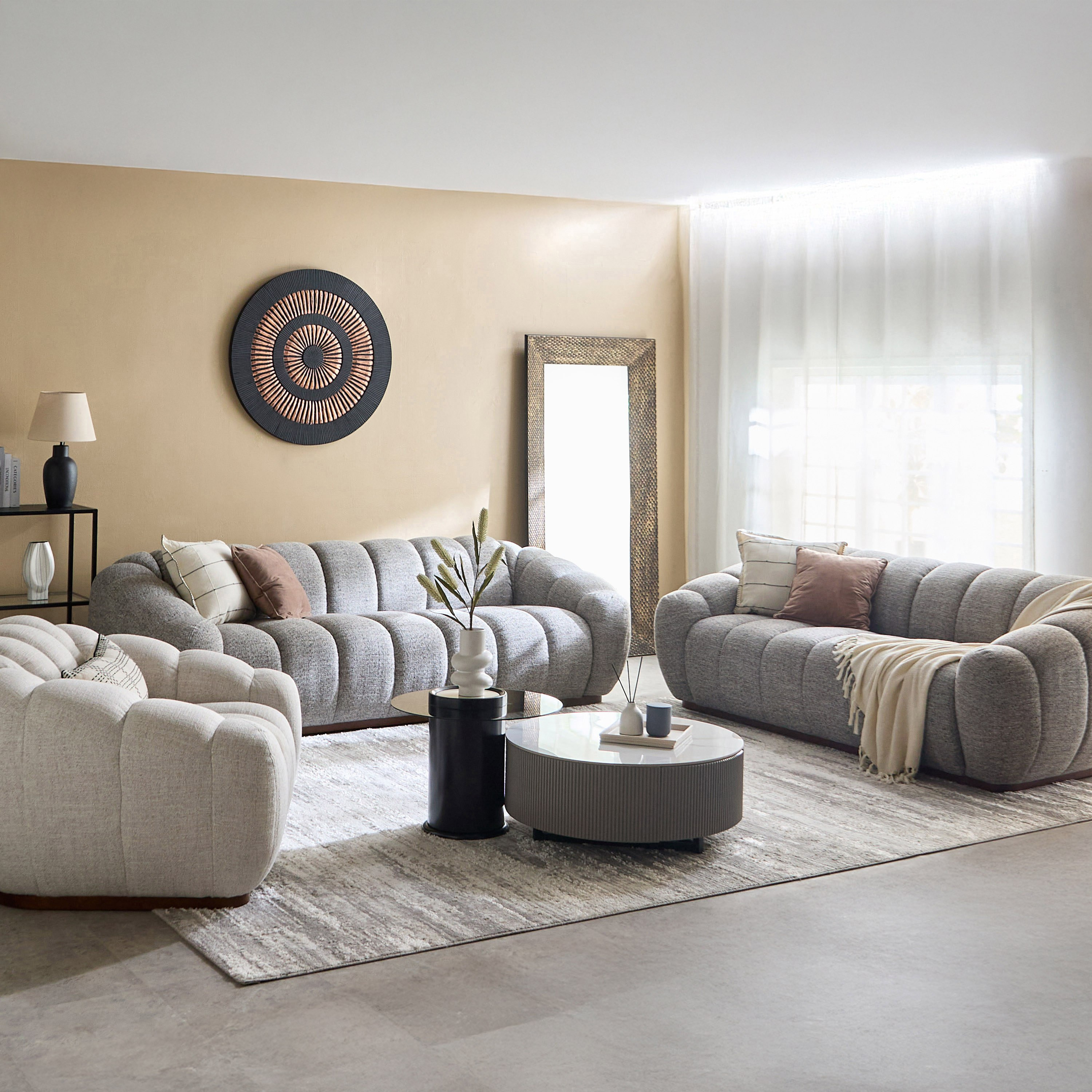 كرسي قماش بمساند ذراعين من أكرا-hbxlivingroom-sofasandarmchairs-sofas-image-8