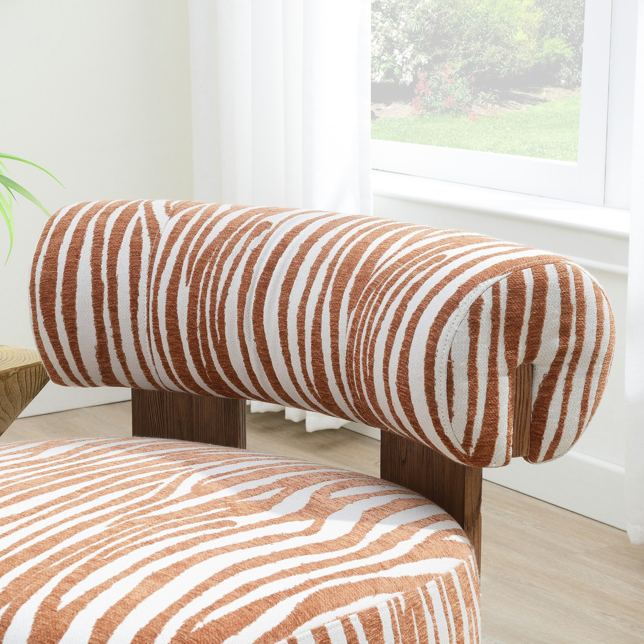 كرسي زينة قماش من نابولي-hbxlivingroom-sofasandarmchairs-easychairs-image-4