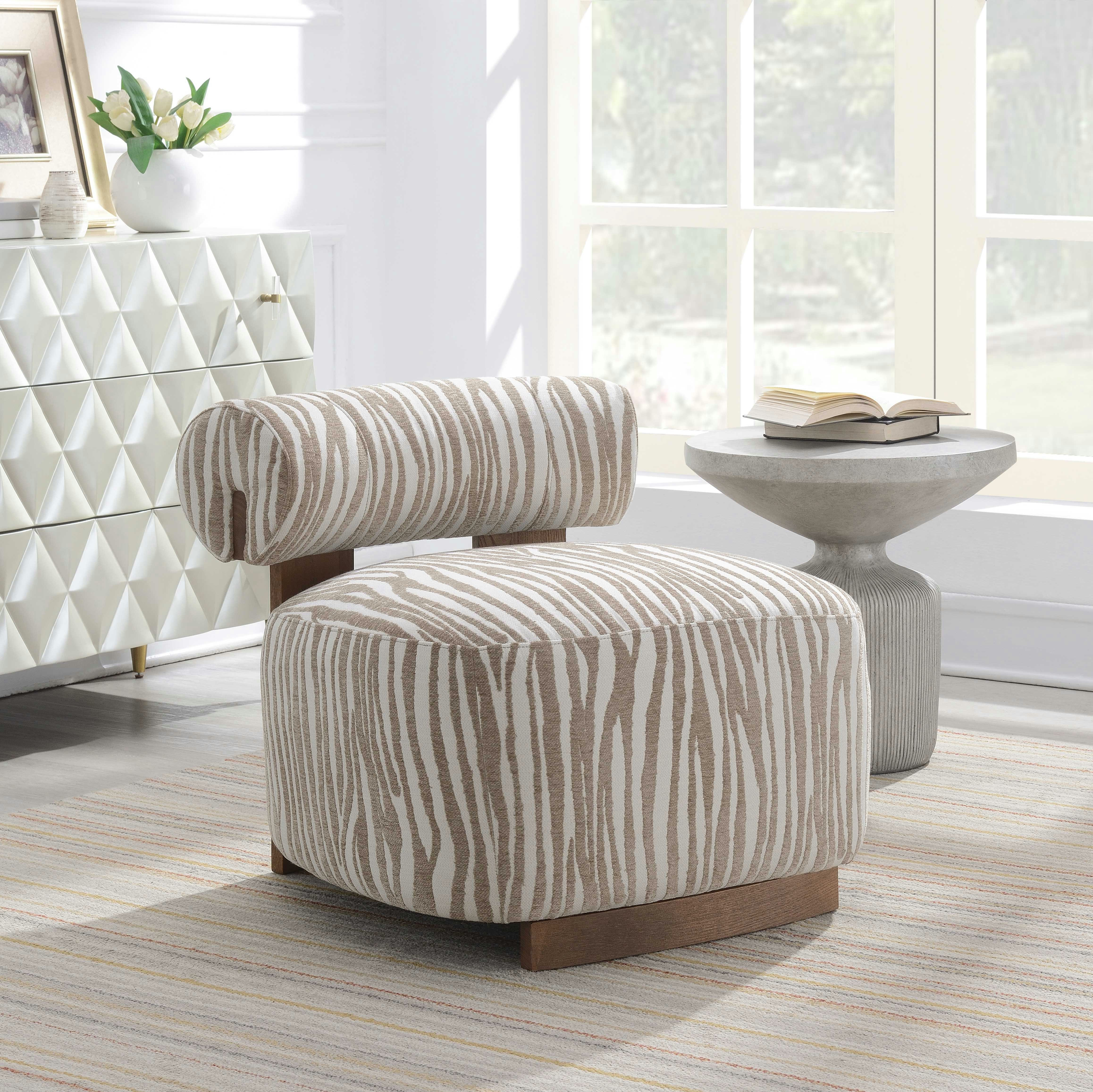 كرسي زينة قماش من نابولي-hbxlivingroom-sofasandarmchairs-easychairs-image-1