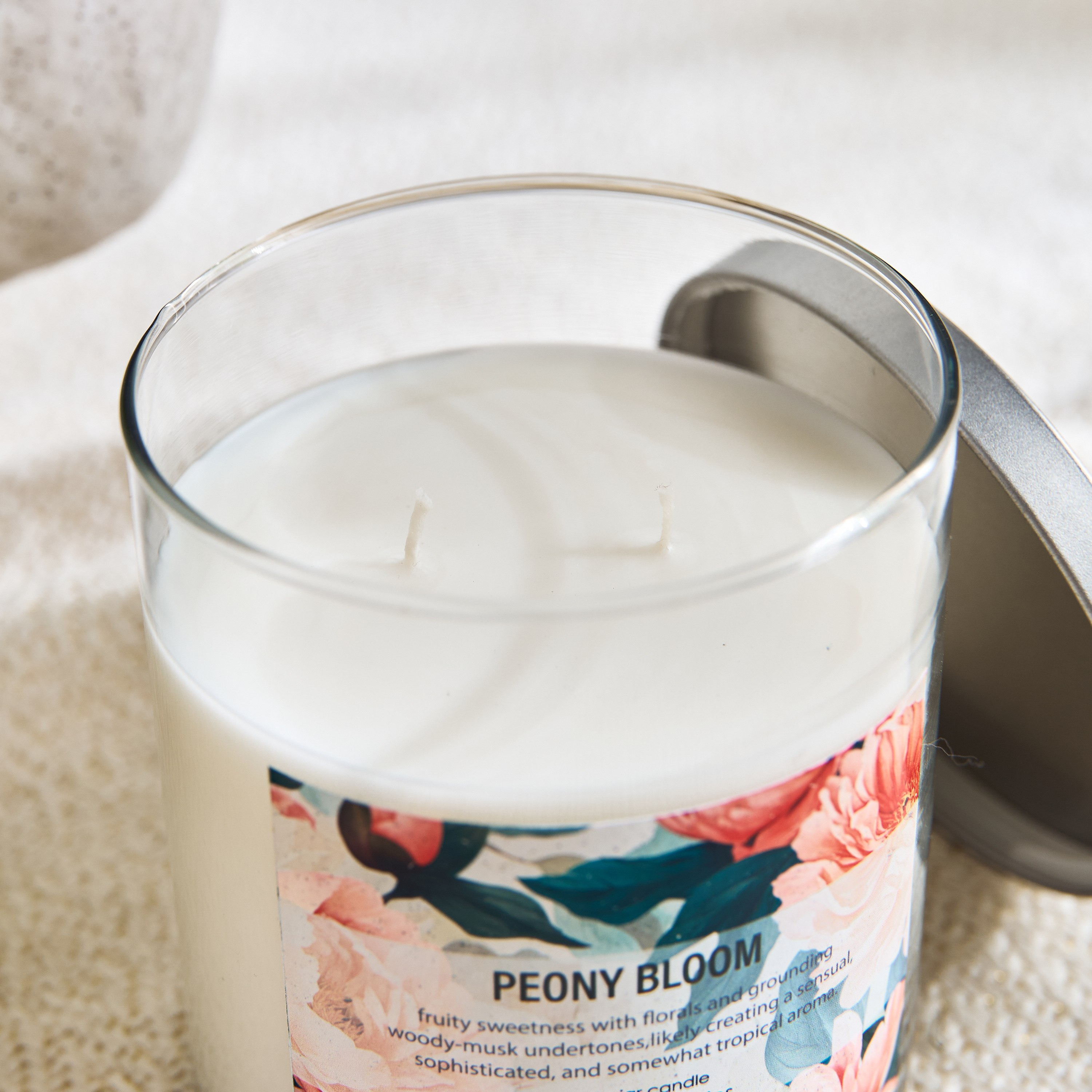 Aure 18oz Glass Jar Candle with Metal Lid - 10.7x13.2 cm-hbxhomeware-hbxdecorandfurnishings-image-3