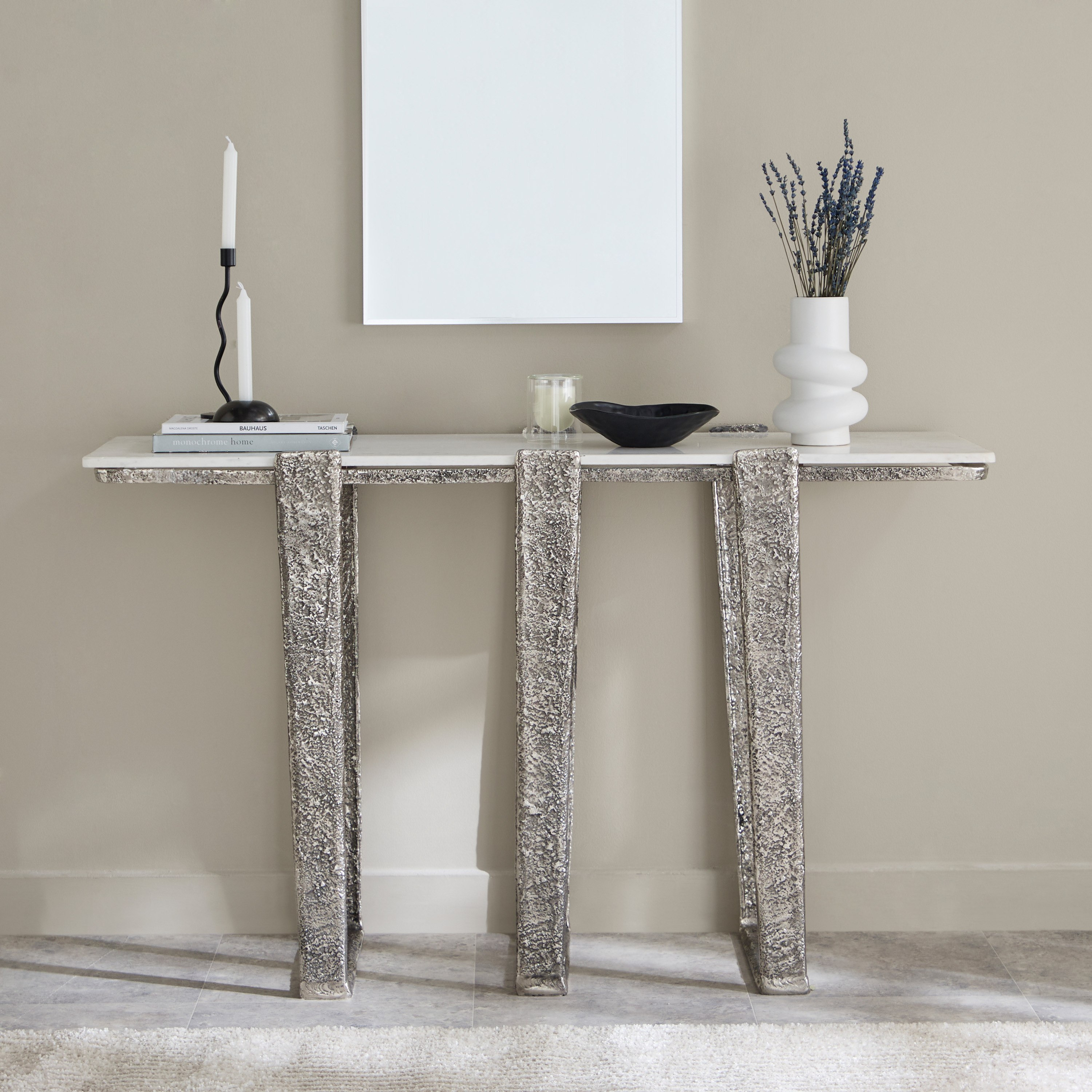 طاولة كونسول من الألومنيوم المصبوب بسطح من الرخام الأصلي - ستوي من فيندرا-hbxfurniture-tablesandstands-consoletables-image-2