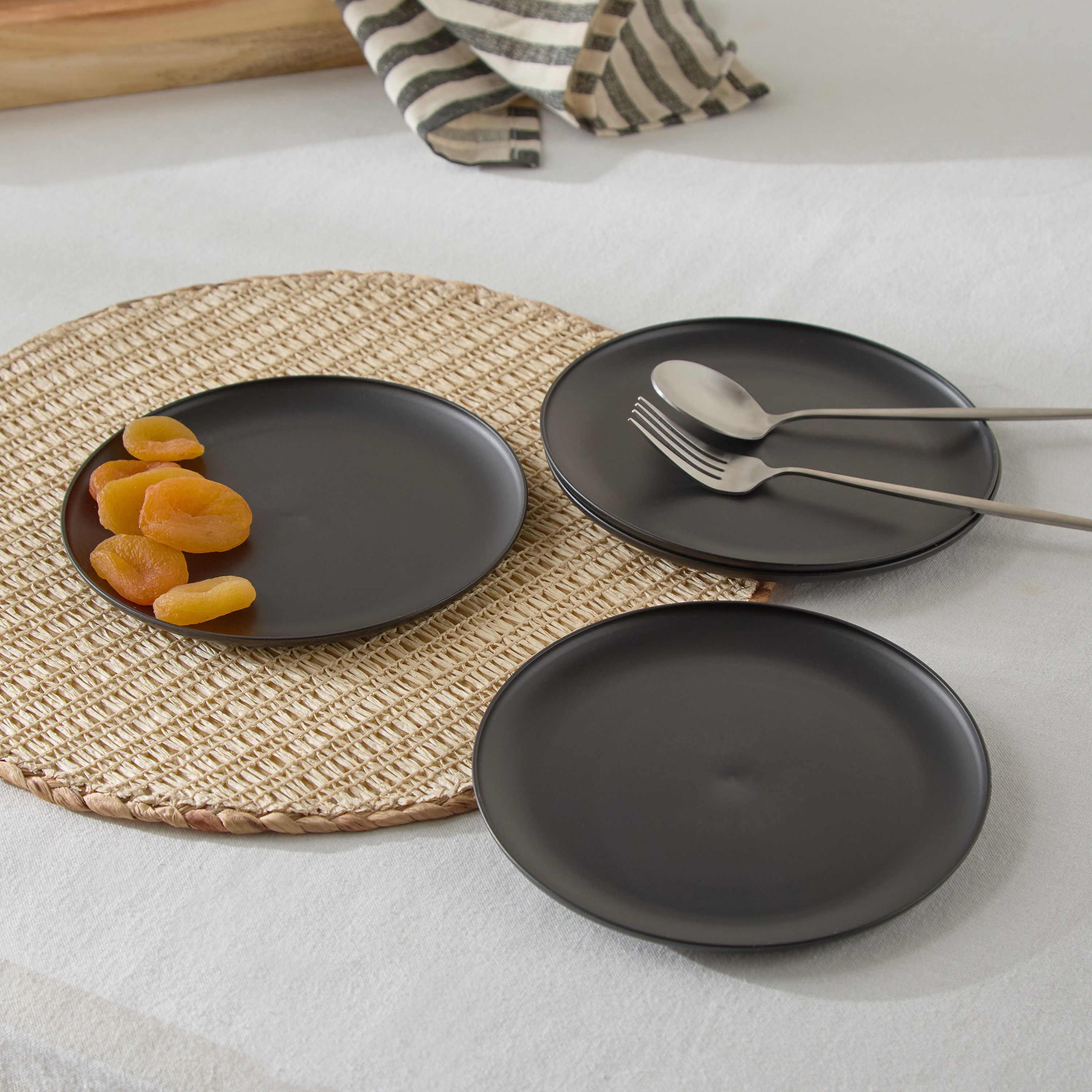 طقم صحون جانبية 4 قطع من وايتني - 22 سم-hbxdecorandfurnishings-tabletop-crockery-image-1