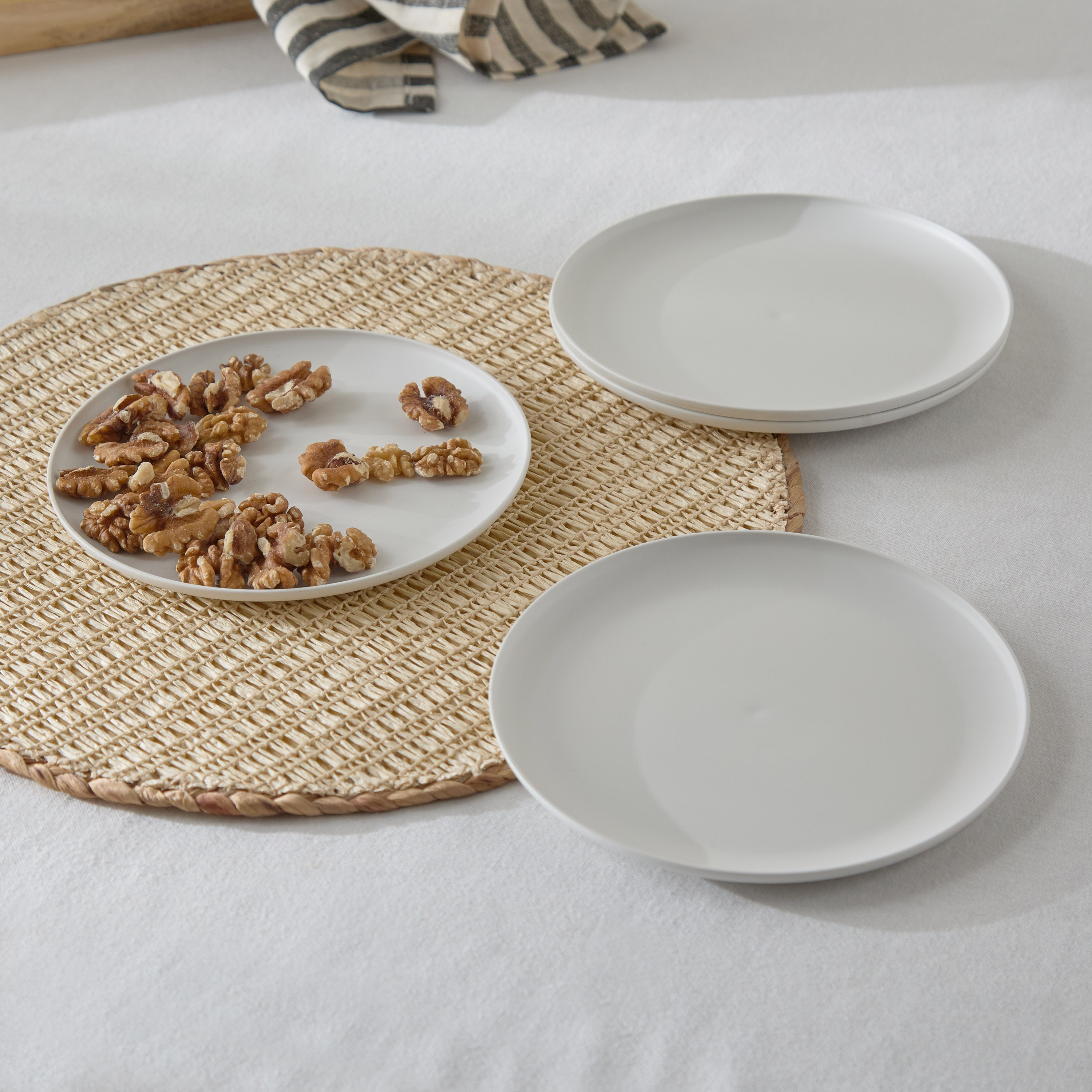 طقم صحون جانبية 4 قطع من وايتني - 22 سم-hbxdecorandfurnishings-tabletop-crockery-image-1