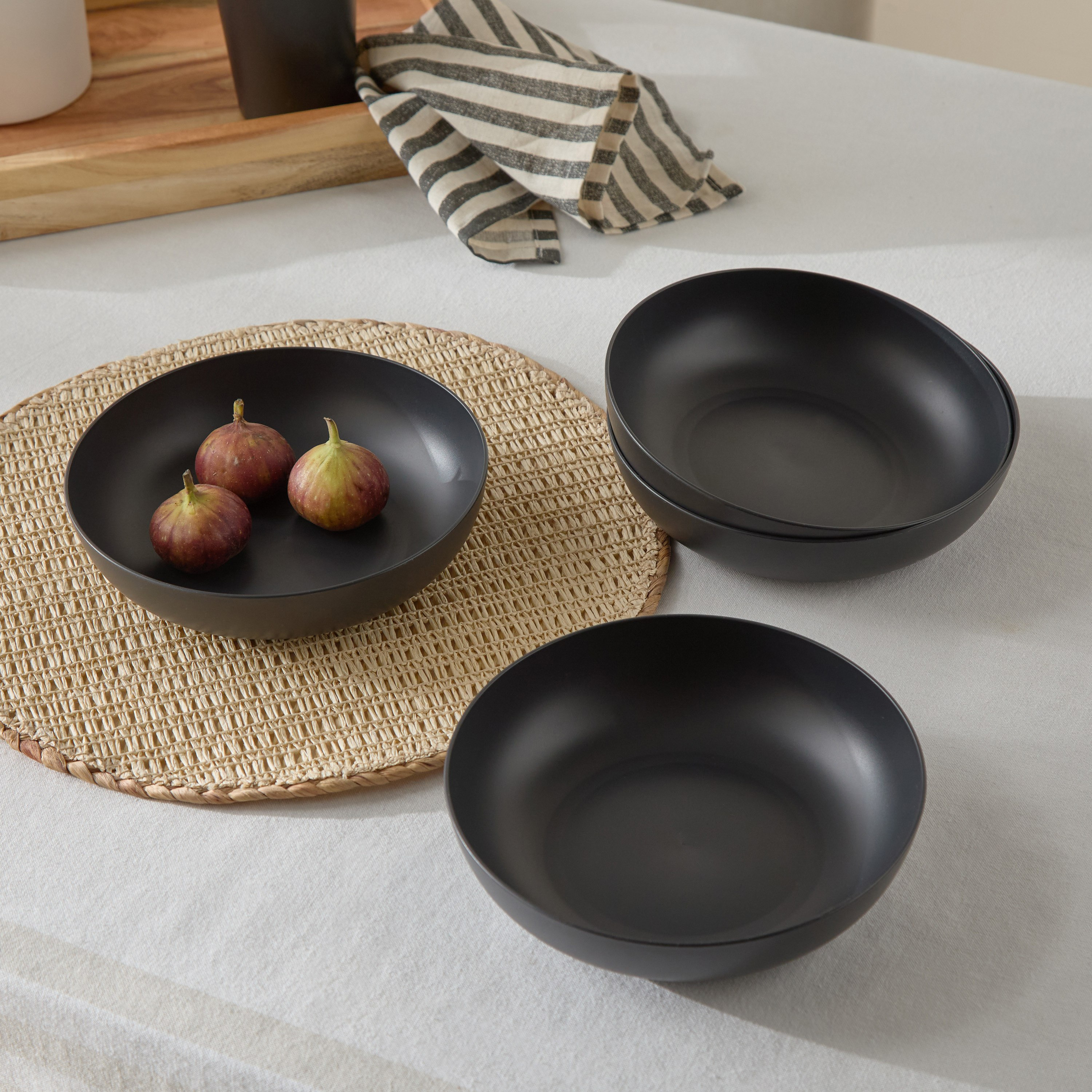 طقم صحون حساء 4 قطع من وايتني-hbxdecorandfurnishings-tabletop-crockery-image-1