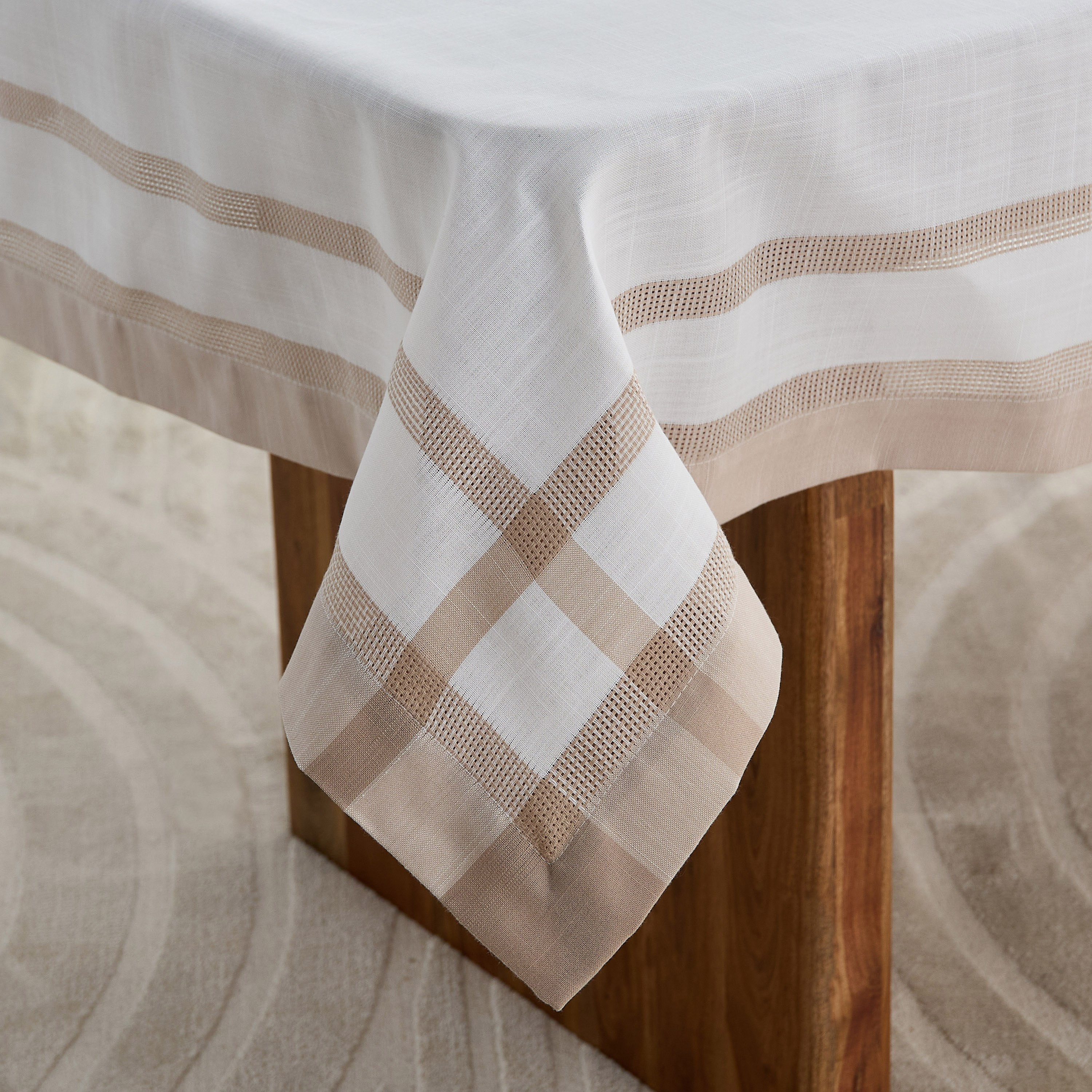 مفرش طاولة بمظهر الكتان من لاسيل - 130x170 سم-hbxdecorandfurnishings-homefurnishings-tablelinens-image-2