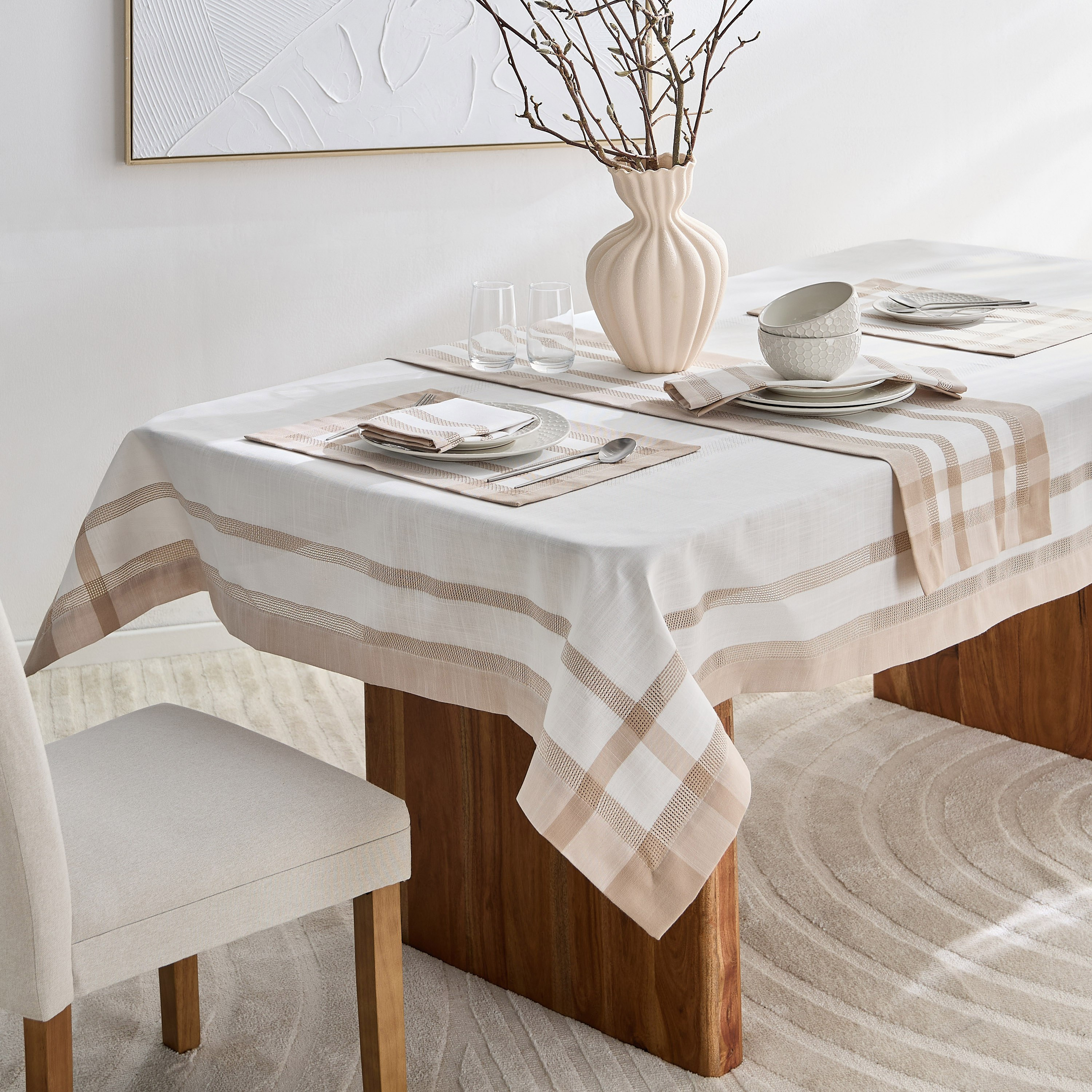 مفرش طاولة بمظهر كتان من لاسيل - 140x250 سم-hbxdecorandfurnishings-homefurnishings-tablelinens-image-4