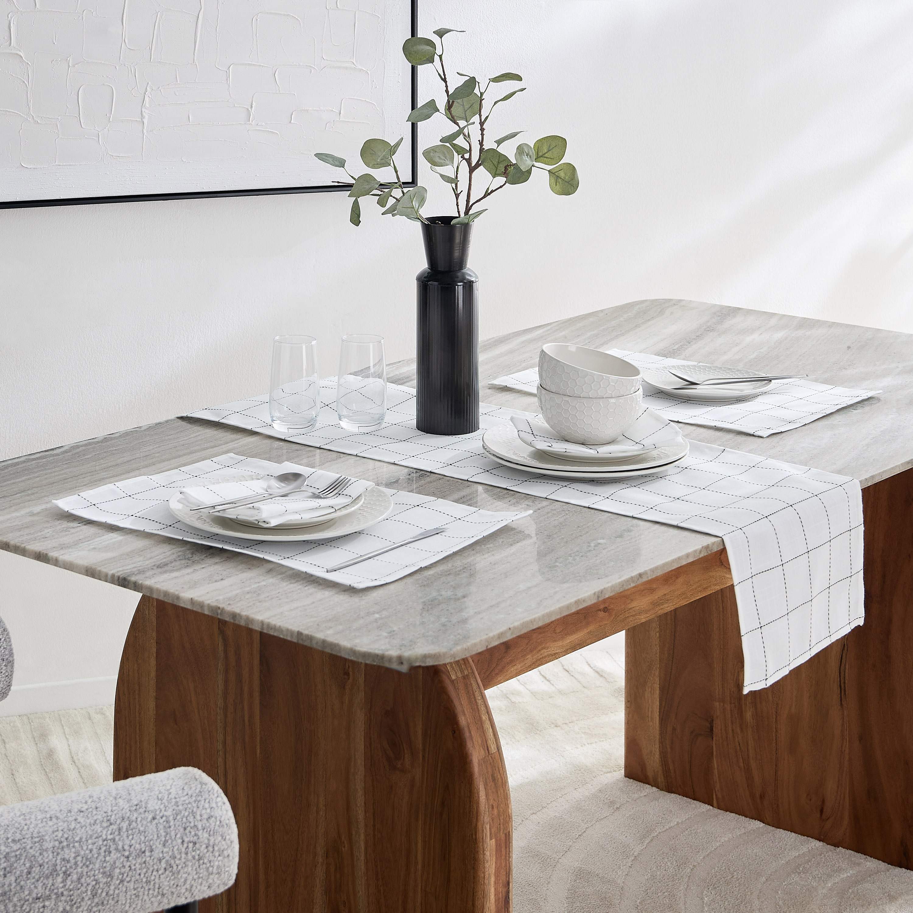 مفرش طاولة كاروهات من بلانكو - 33x120 سم-hbxdecorandfurnishings-homefurnishings-tablelinens-image-5