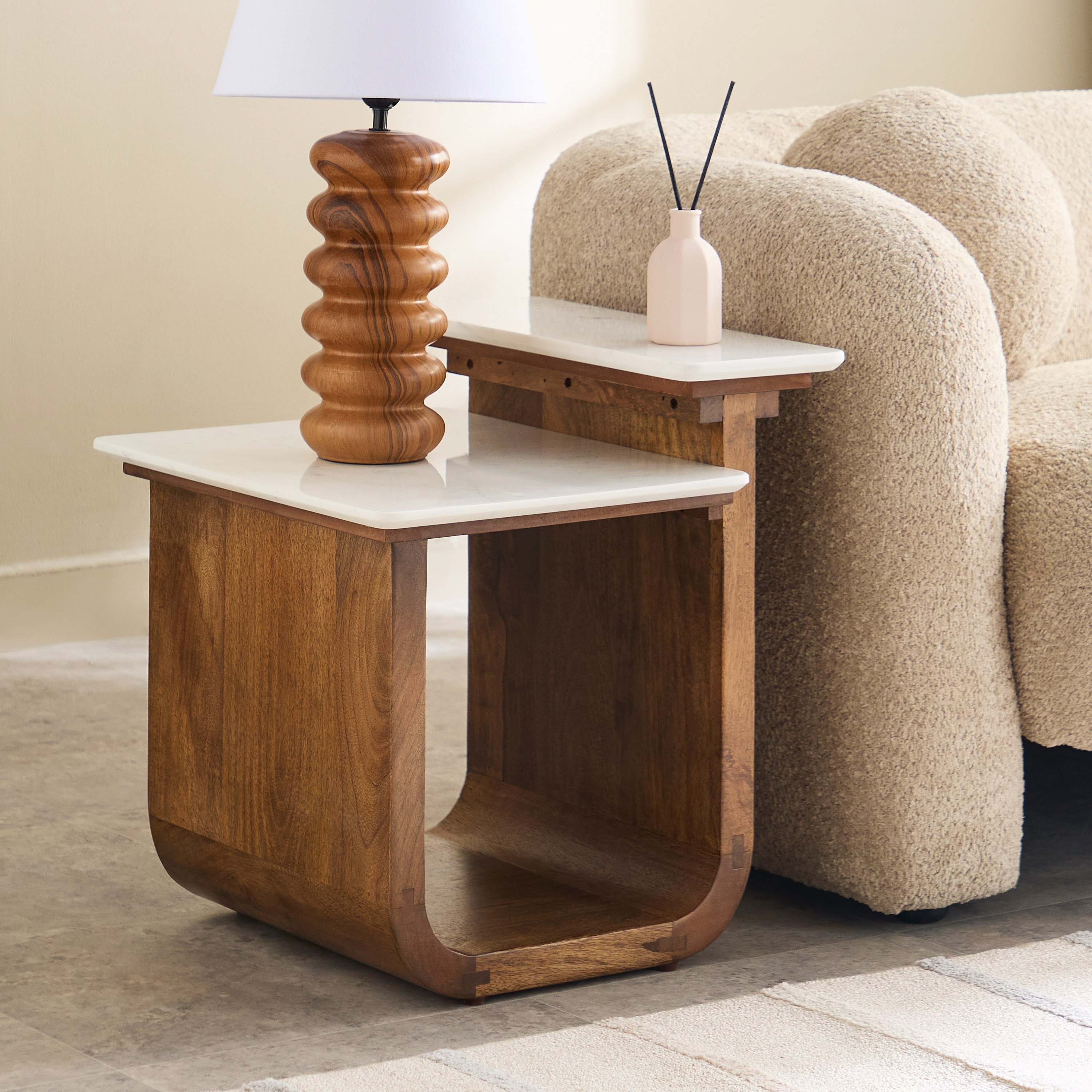 طاولة جانبية بسطح من الرخام الأصلي وقاعدة من الخشب الصلب - أشتون من كافون-PROMO_HB_UAE_THRESHOLD_Furniture_020426-image-1