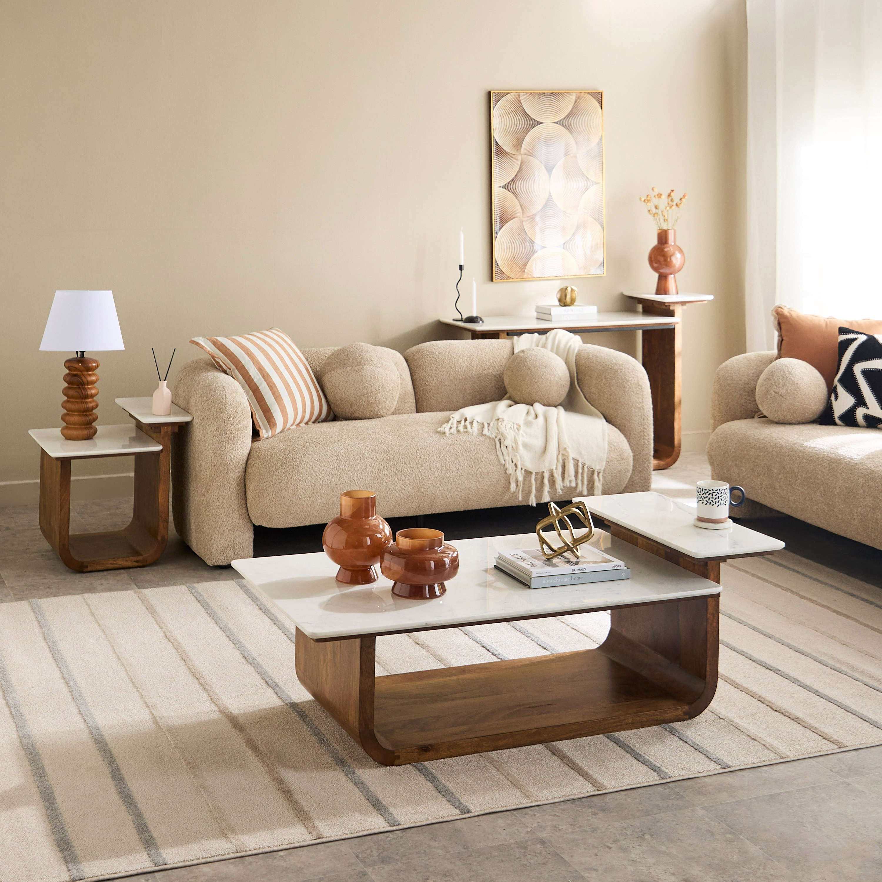 طاولة جانبية بسطح من الرخام الأصلي وقاعدة من الخشب الصلب - أشتون من كافون-PROMO_HB_UAE_THRESHOLD_Furniture_020426-image-7