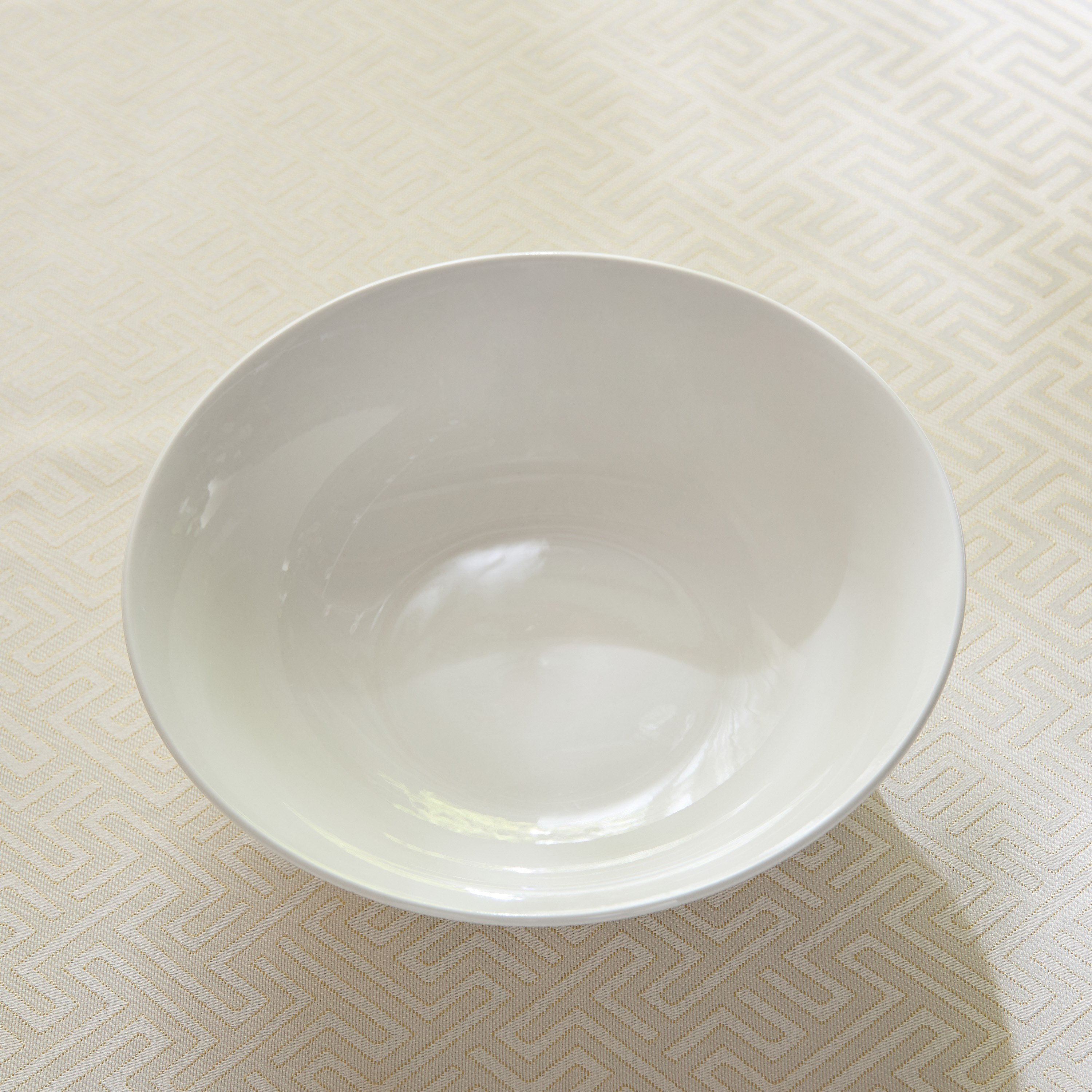Crimsson Porcelain Serving Bowl - 22.5 cm-hbxdecorandfurnishings-tabletop-serveware-image-2