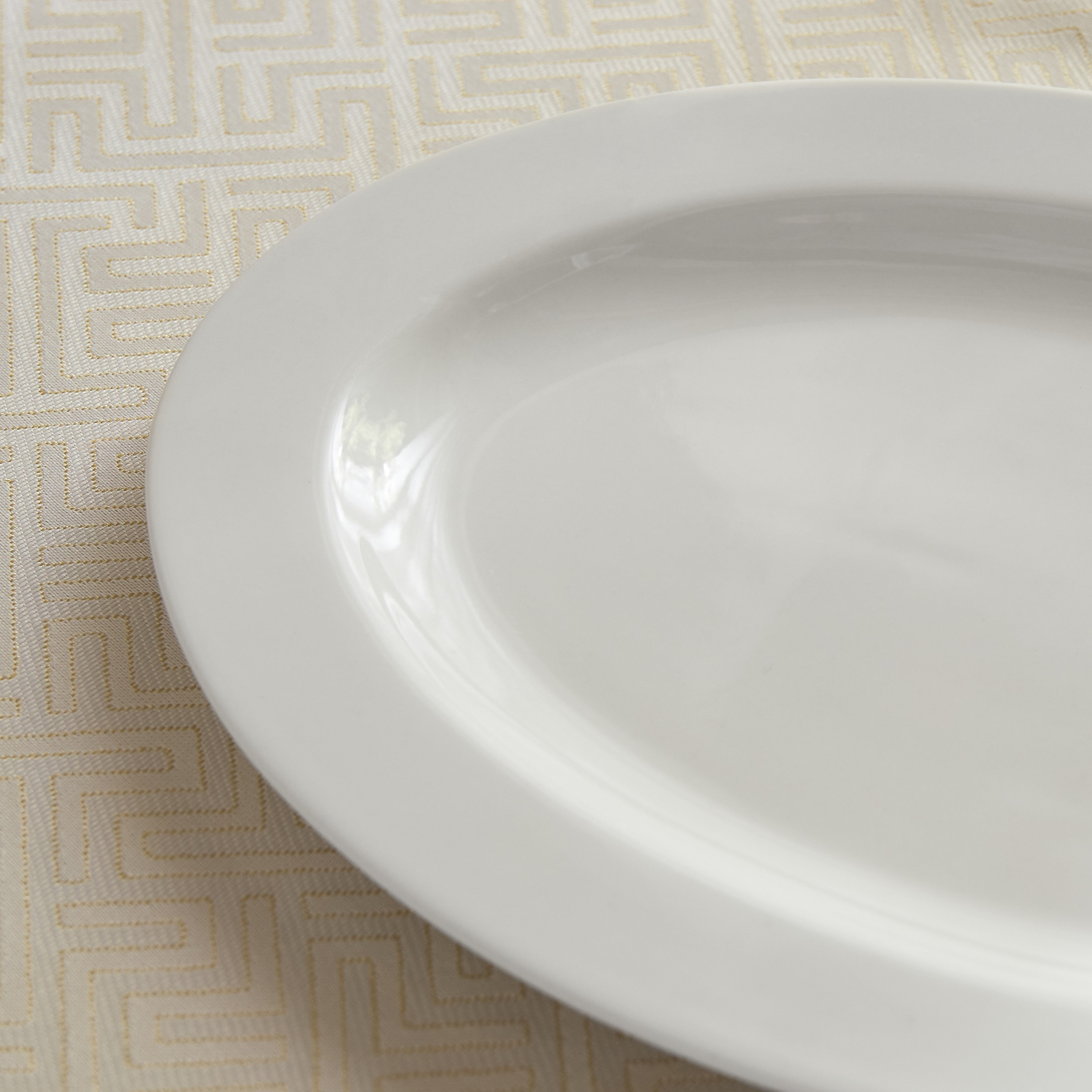 صحن تقديم من كريمسون - 30 سم-hbxdecorandfurnishings-tabletop-crockery-image-3