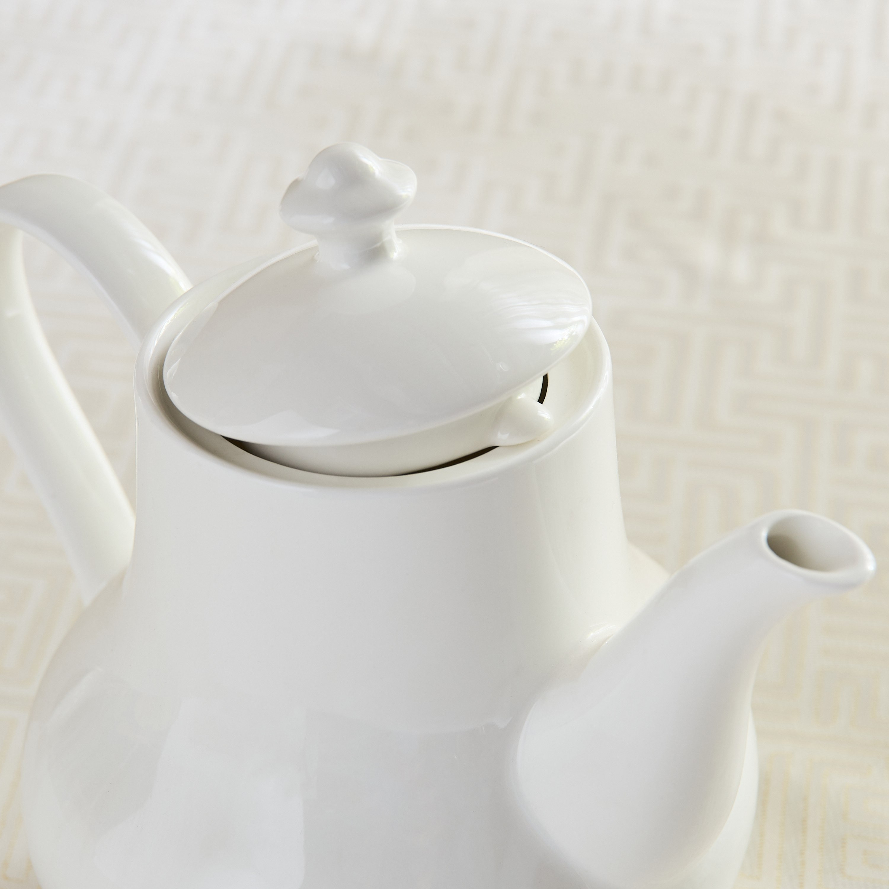 Crimsson Porcelain Teapot - 1.4 L-hbxhomeware-hbxkitchen-image-3
