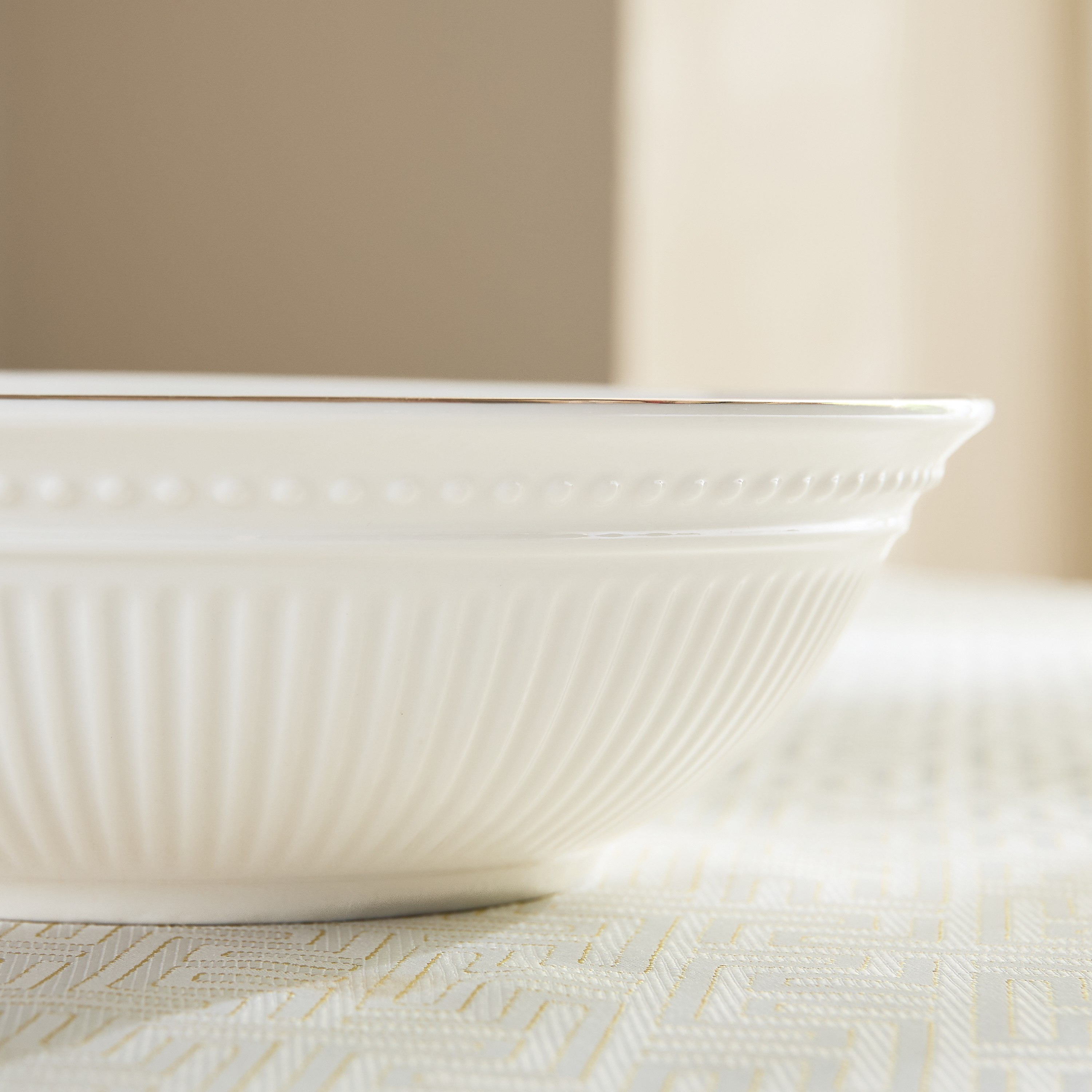 وعاء تقديم بتفاصيل ذهبية منقوشة - 22.5 سم-hbxdecorandfurnishings-tabletop-serveware-image-3