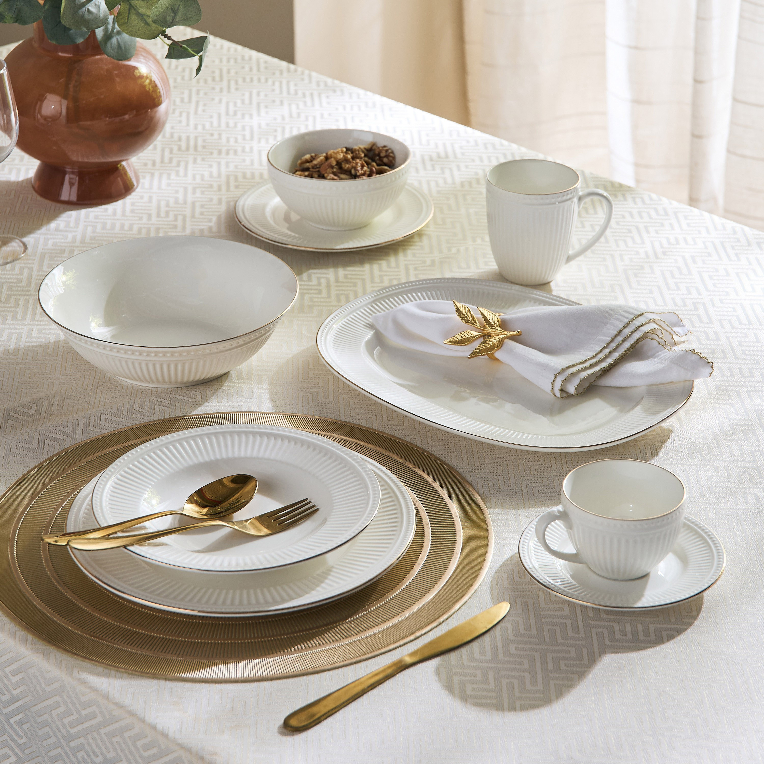 وعاء تقديم بتفاصيل ذهبية منقوشة - 22.5 سم-hbxdecorandfurnishings-tabletop-serveware-image-4