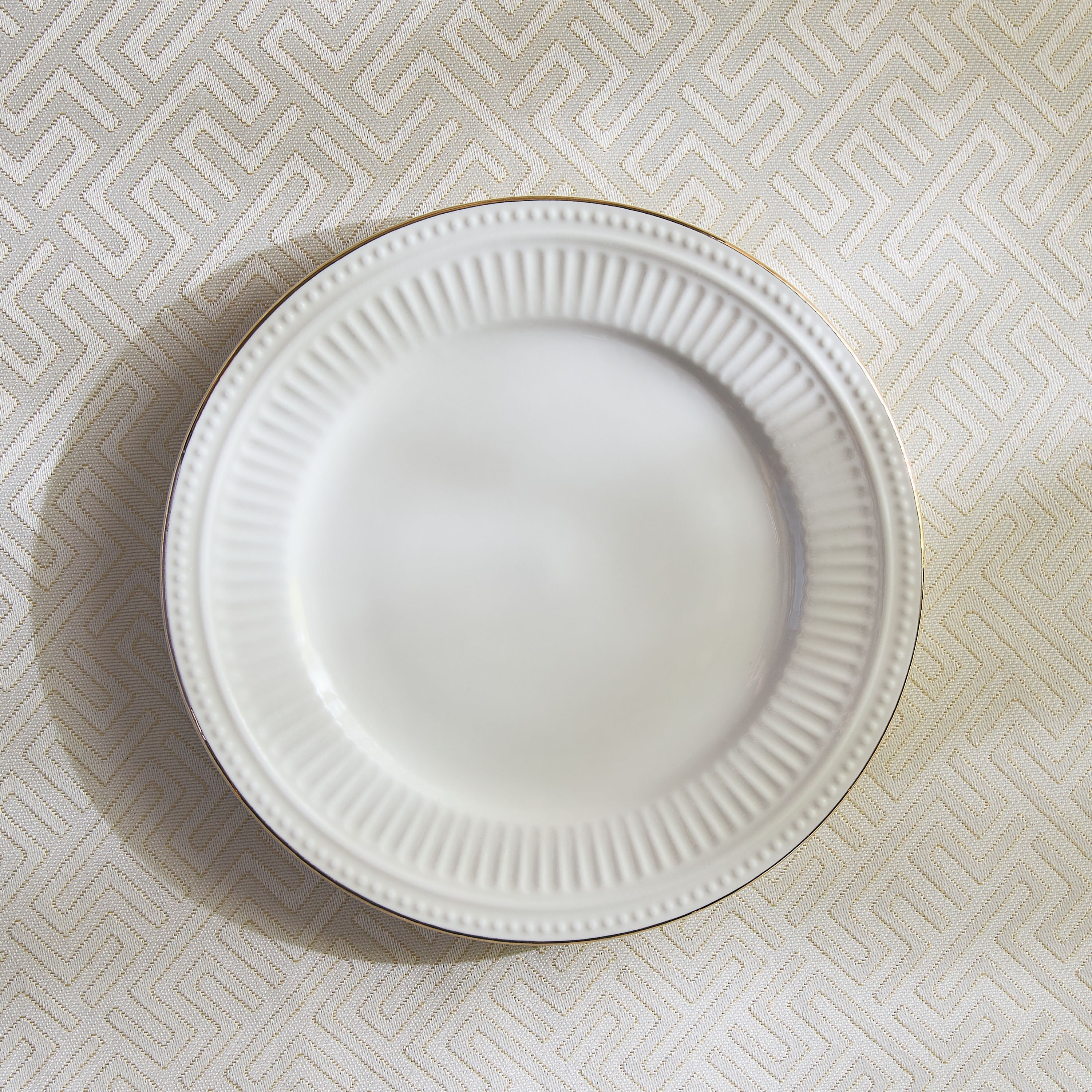 صحن جانبي بتفاصيل ذهبية منقوشة - 20 سم-hbxdecorandfurnishings-tabletop-crockery-image-2