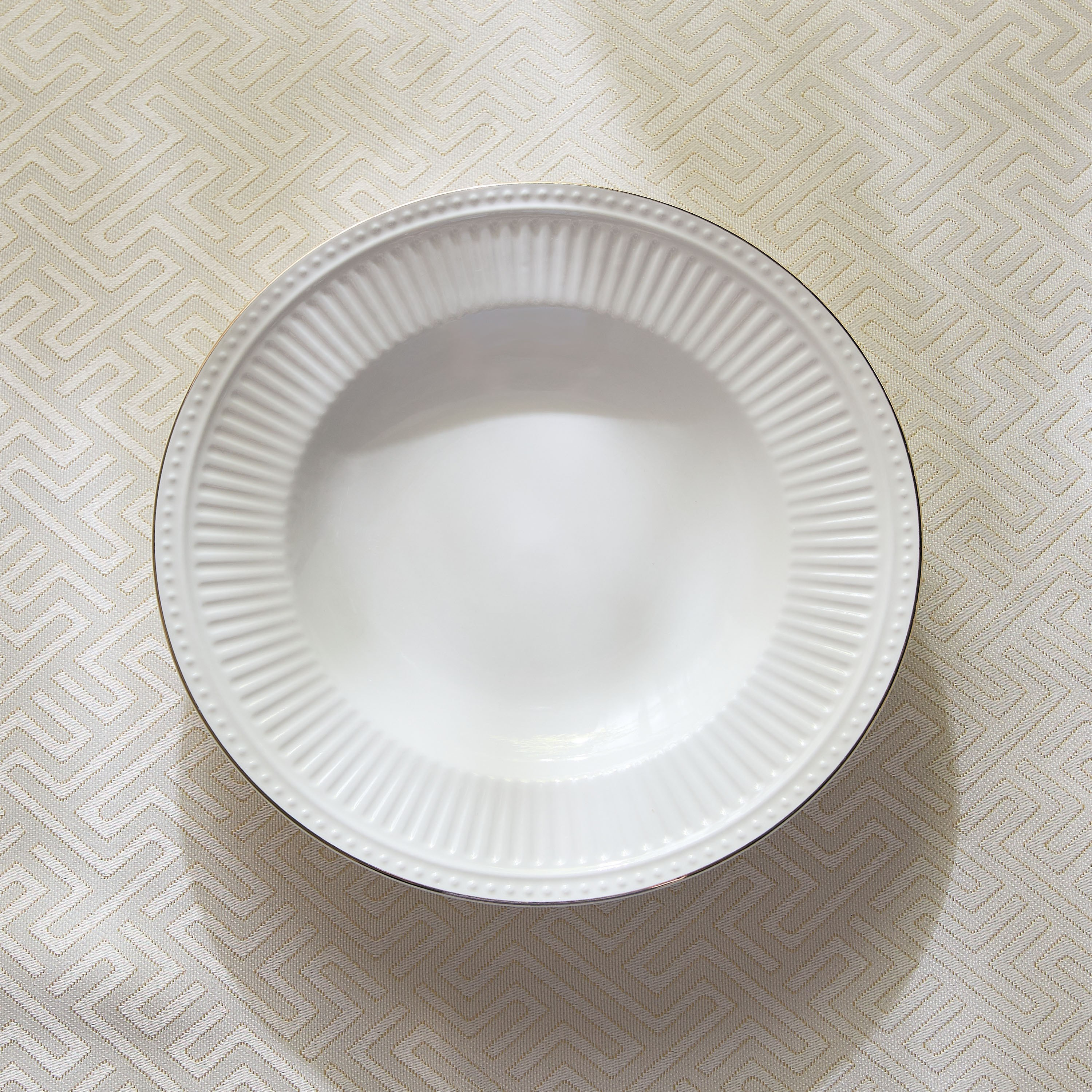 صحن شوربة بتفاصيل ذهبية منقوشة - 22 سم-hbxdecorandfurnishings-tabletop-crockery-image-2