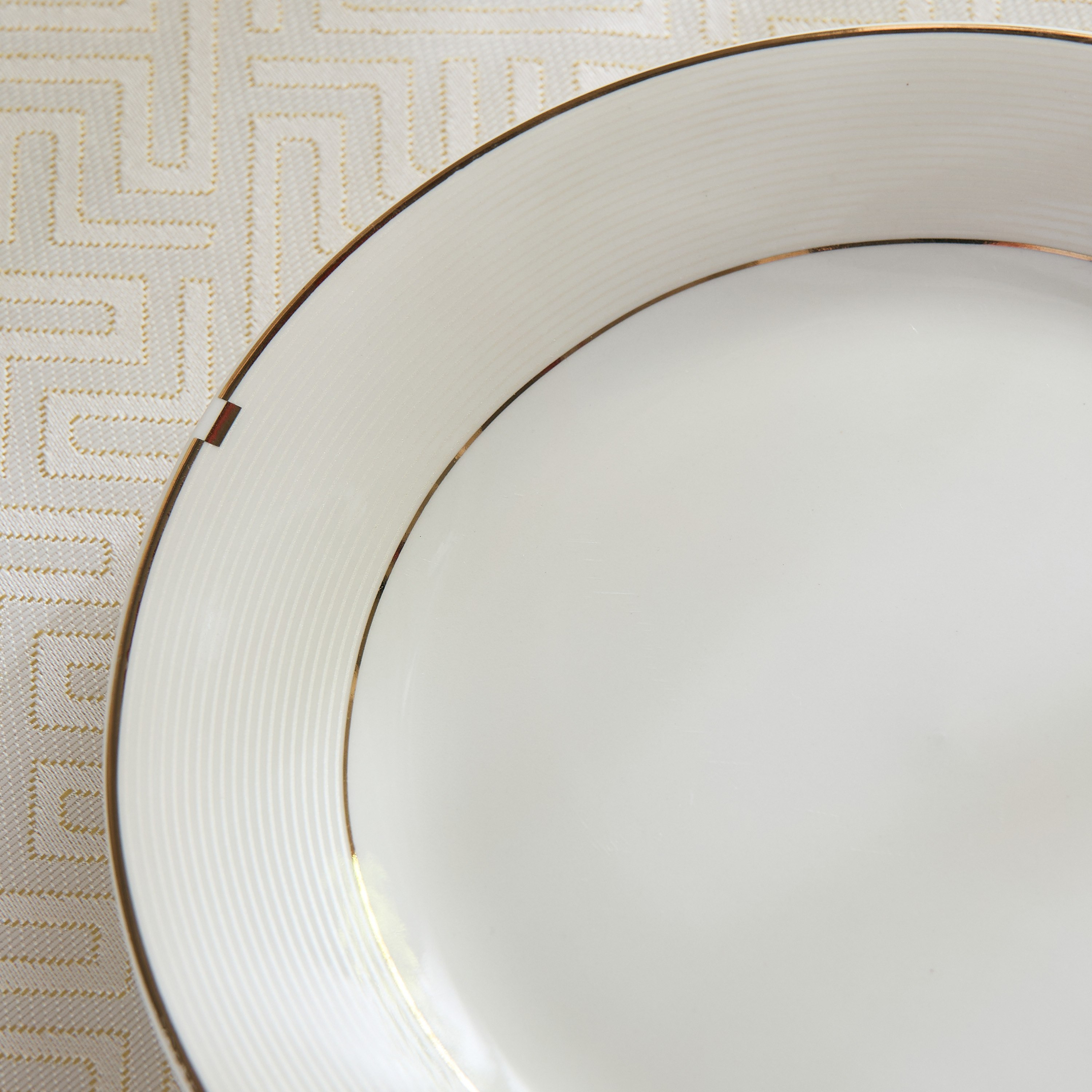 صحن جانبي بتفاصيل ذهبية - 19.5 سم-hbxdecorandfurnishings-tabletop-crockery-image-3