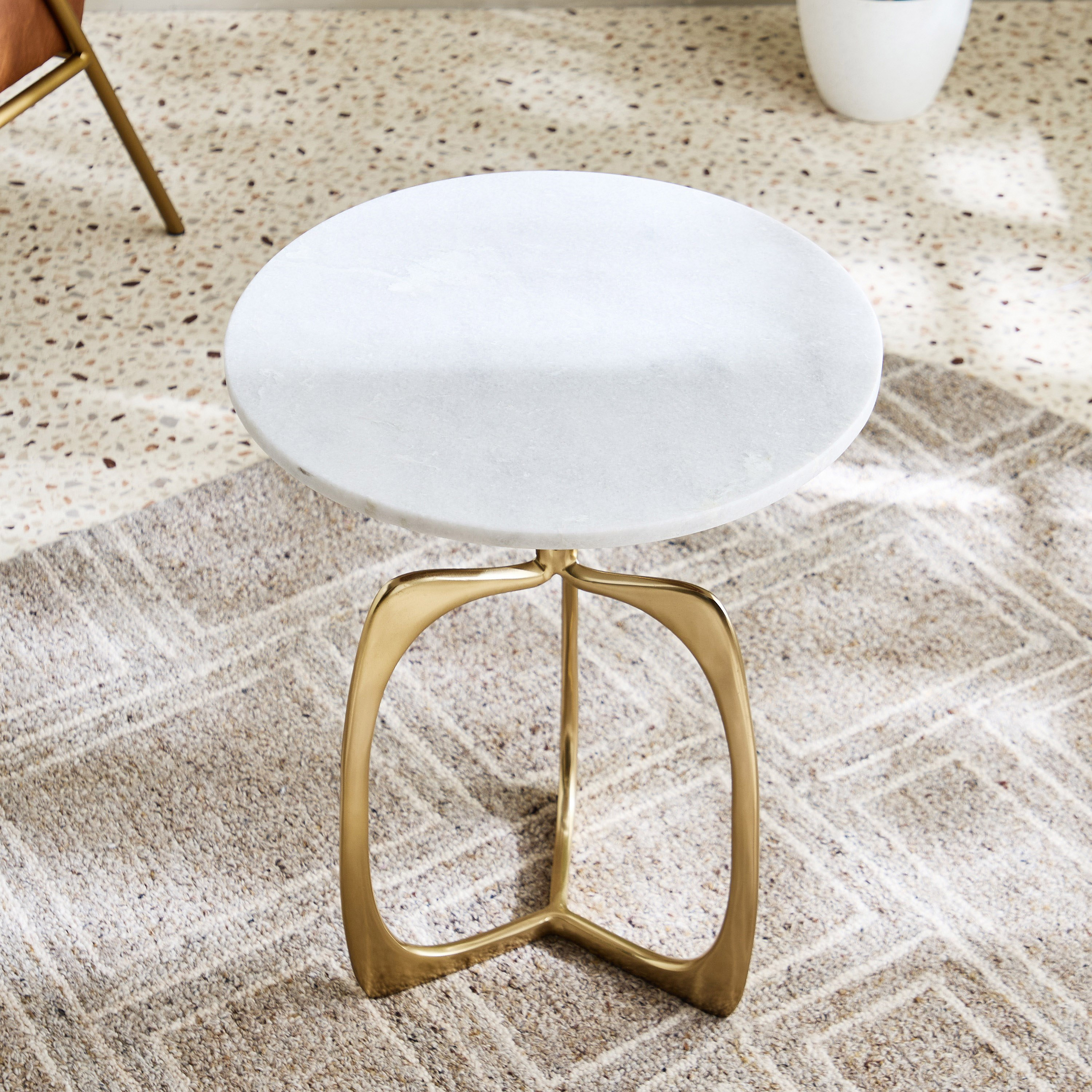 طاولة بسطح من الرخام الأصلي - آرك من كافون-hbxfurniture-livingroom-endtables-image-2