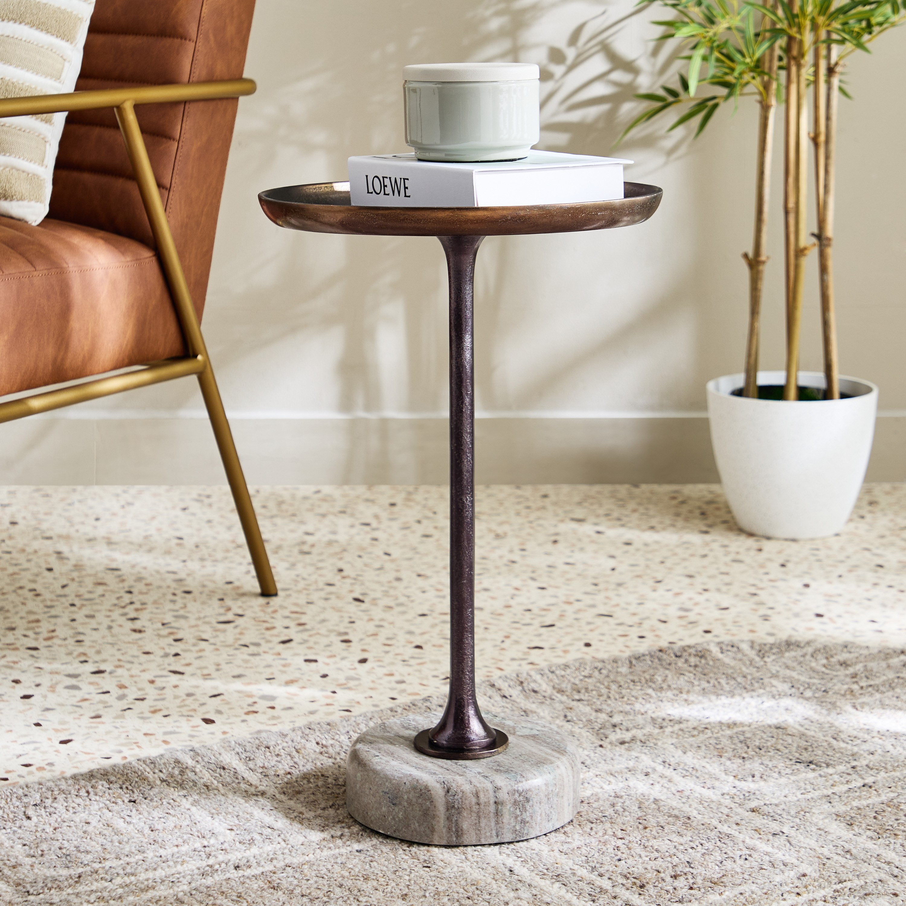 طاولة بقاعدة رخام طبيعي - ملفين من كافون-hbxfurniture-livingroom-endtables-image-1