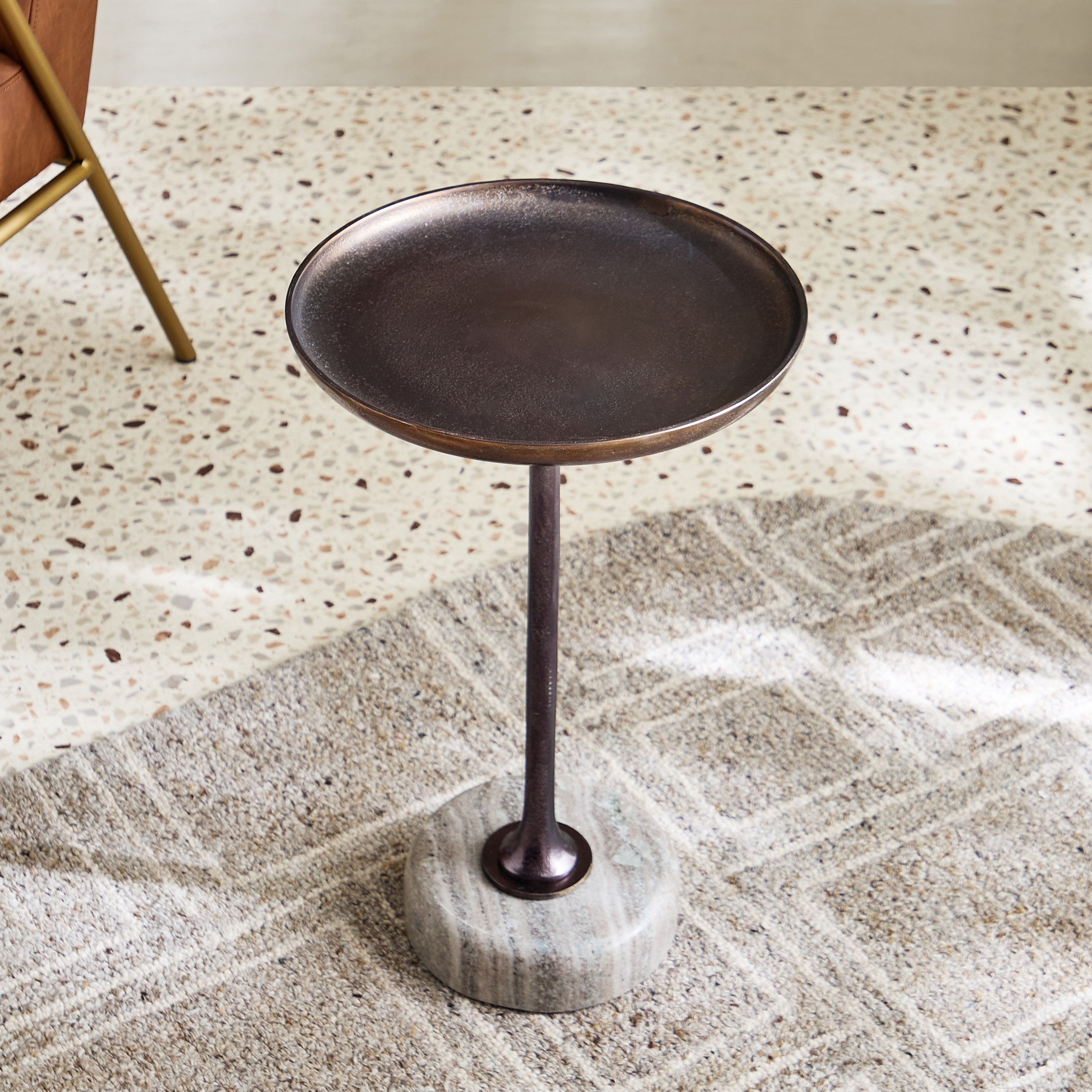طاولة بقاعدة رخام طبيعي - ملفين من كافون-hbxfurniture-livingroom-endtables-image-2
