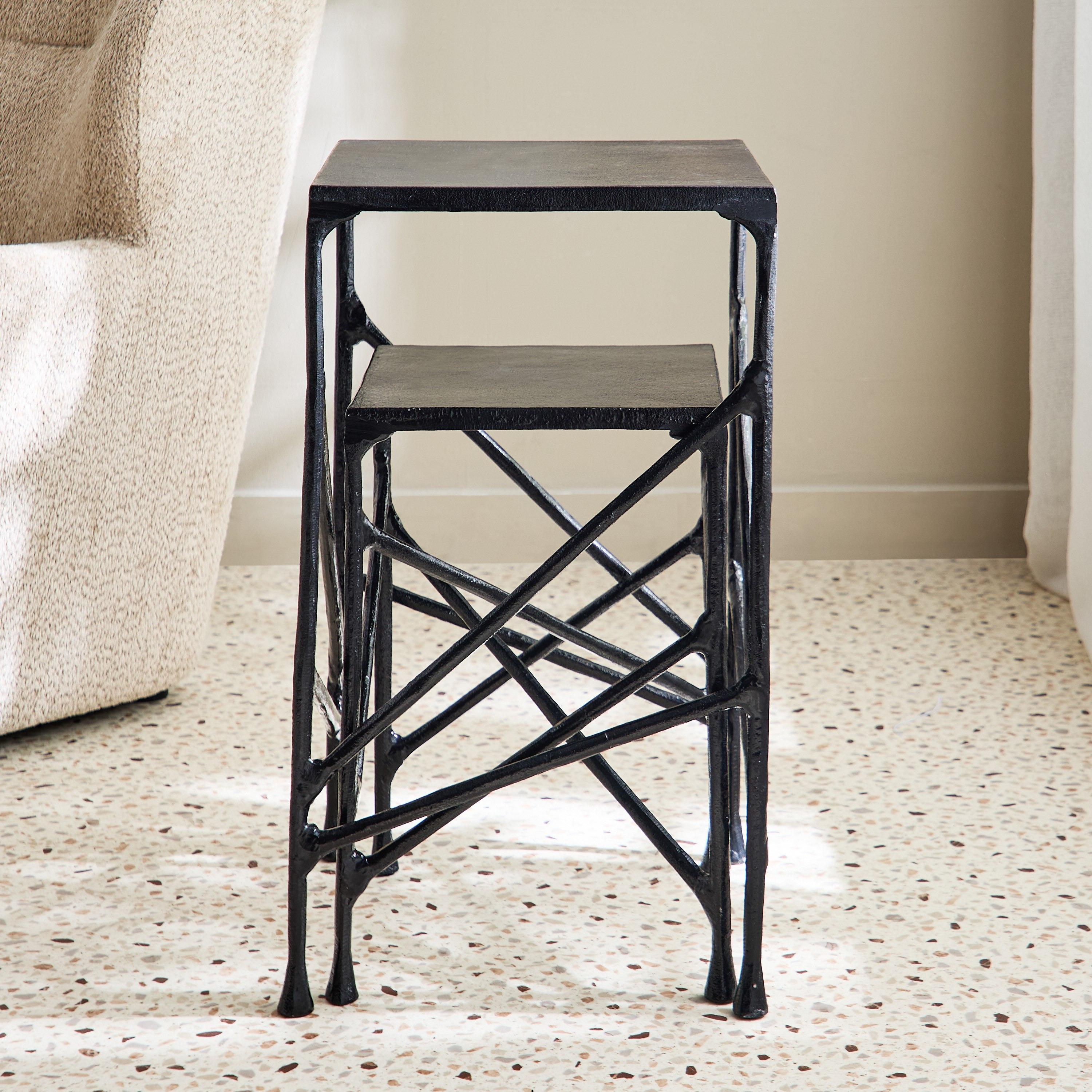 Vendra Dario 2-Piece Metal Casted Nesting Table Set-hbxfurniture-livingroom-nestingtables-image-3