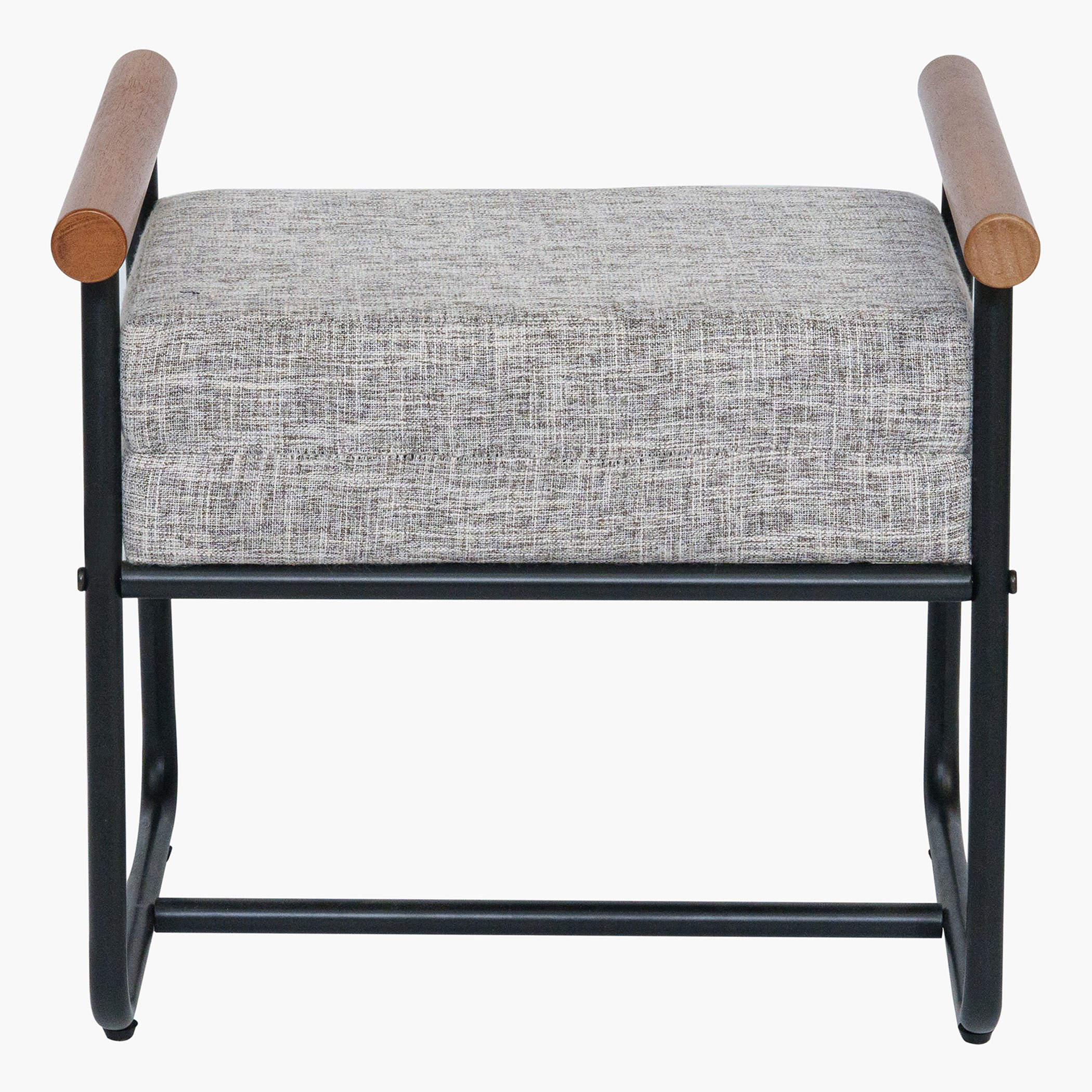 مقعد عثماني قماشي من ديلا-hbxlivingroom-sofasandarmchairs-ottomansandfootstools-image-2