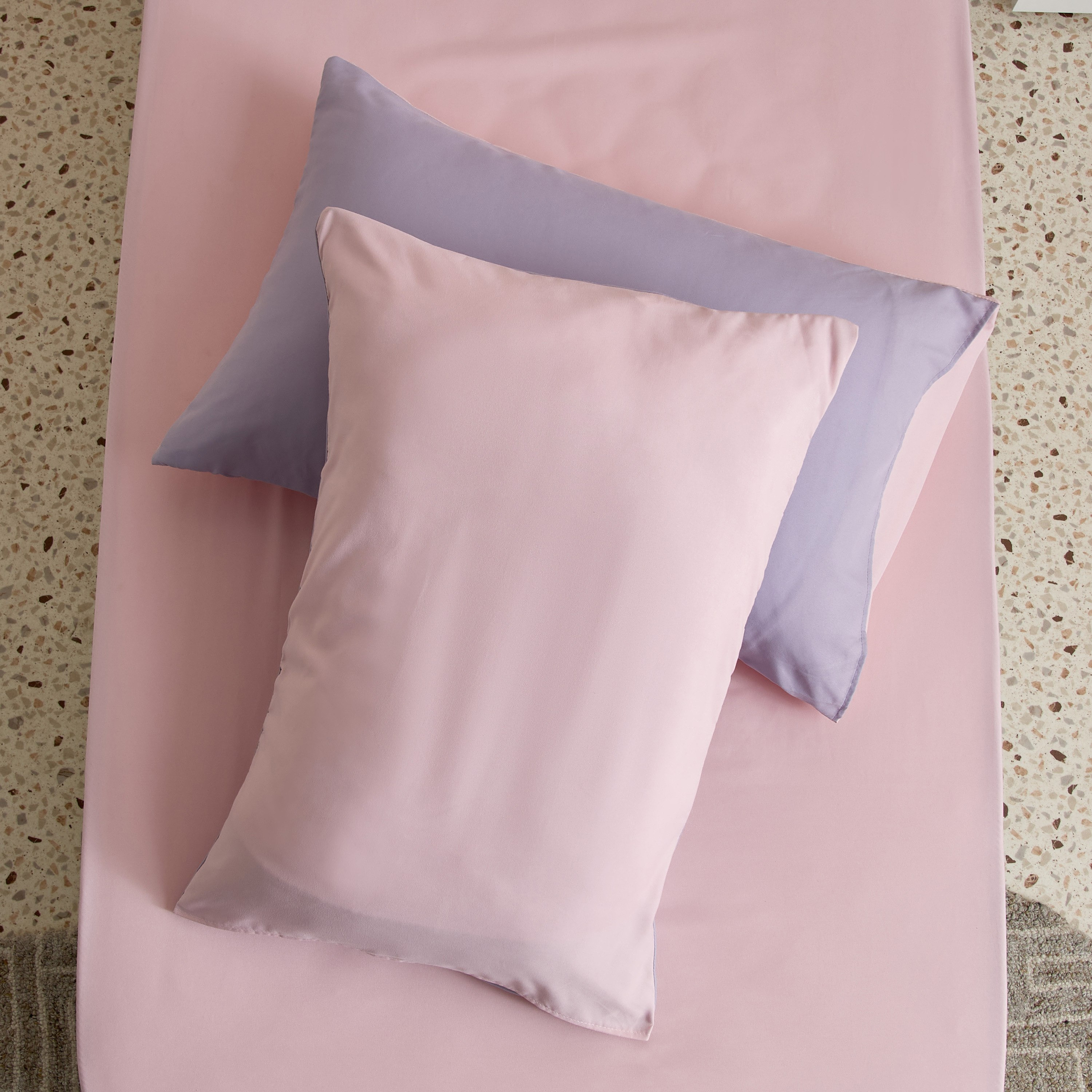 طقم أغطية وسائد مايكروفايبر قابلة للعكس قطعتين من فيرا - 50x75 سم-hbxhomeware-hbxkidsandyouth-image-5