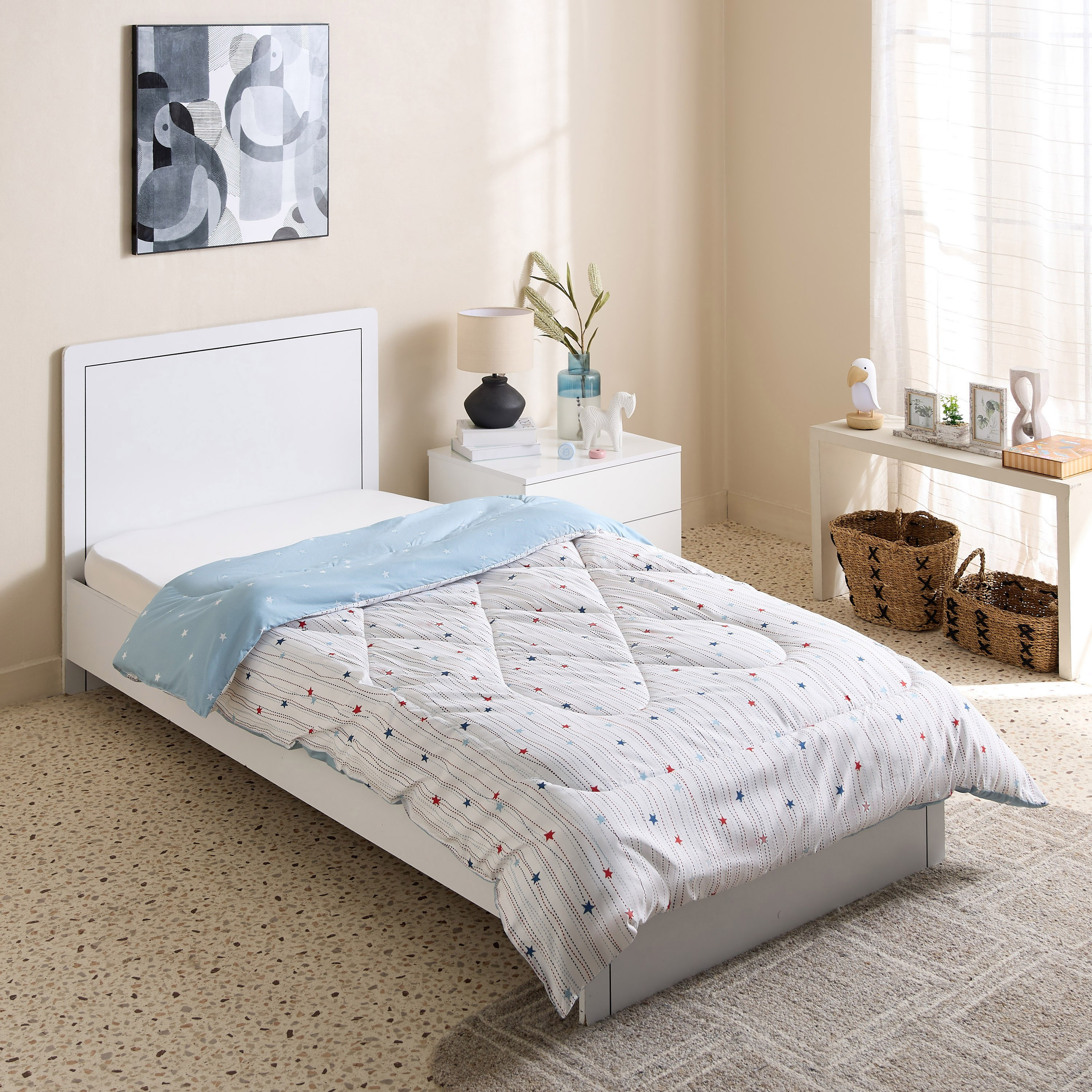 لحاف فردي محشو ألياف دقيقة ستارلايت من نورا - 135×220 سم-hbxkidsandyouth-beddingandfurnishings-comfortersets-image-1