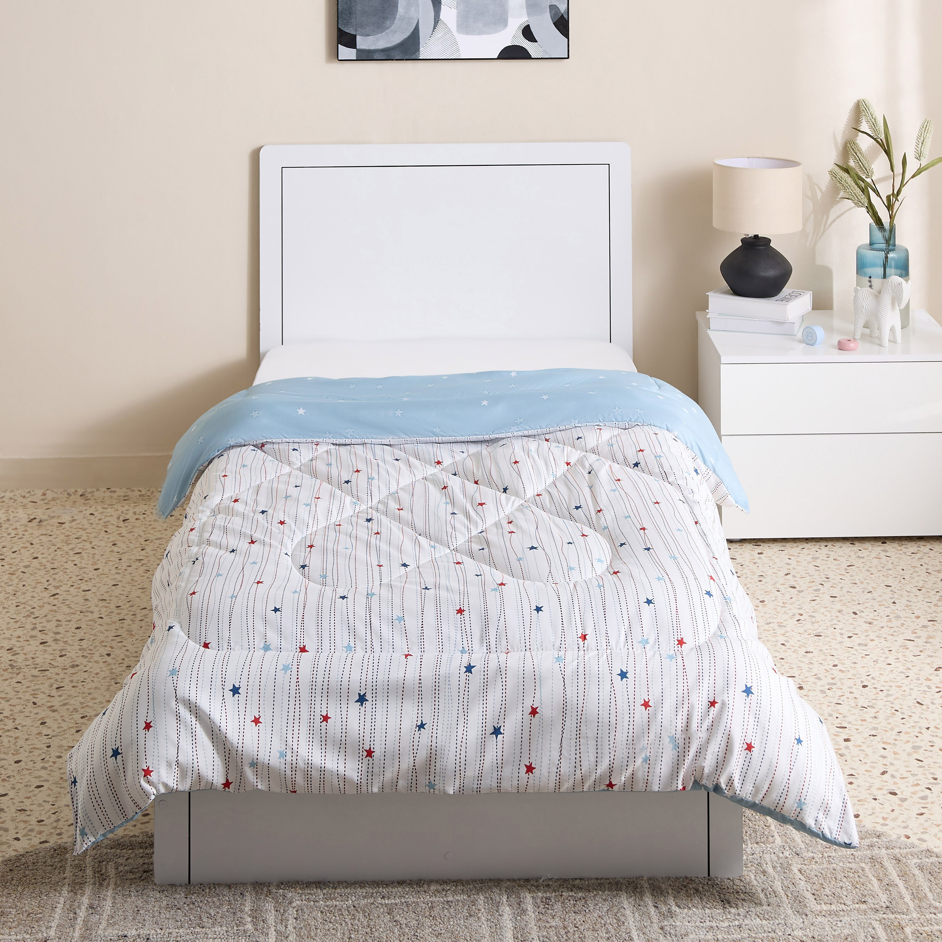 لحاف فردي محشو ألياف دقيقة ستارلايت من نورا - 135×220 سم-hbxkidsandyouth-beddingandfurnishings-comfortersets-image-2