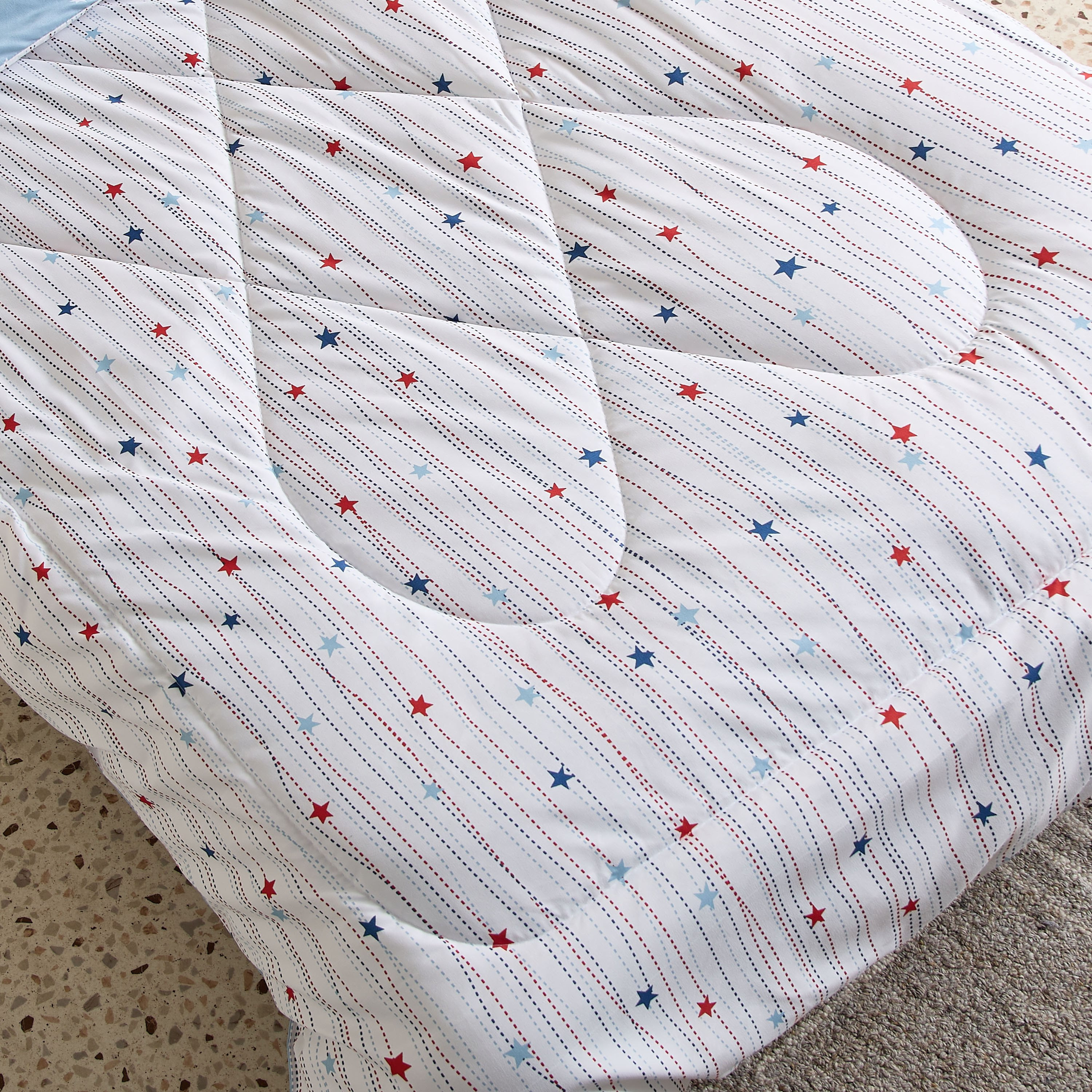 لحاف فردي محشو ألياف دقيقة ستارلايت من نورا - 135×220 سم-hbxkidsandyouth-beddingandfurnishings-comfortersets-image-5